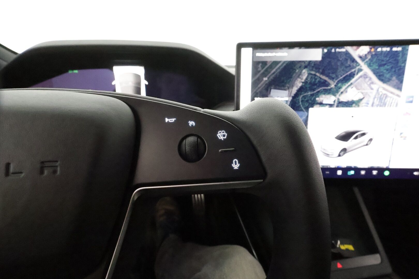 TESLA MODEL S 2023 Long Range ** Lasikatto / Lämpöpumppu / Adapt.Vakkari / Matrix-LED / P.Kamera / Ilmastoitu Muistipenkki / Navi ** - 2,99 % KORKOTARJOUS TÄHÄN AUTOON - 2x Latauskaapelit / Kahdet Renkaat