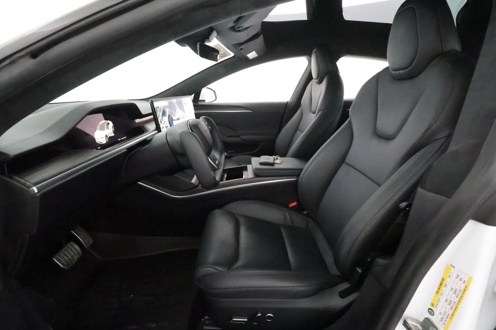 TESLA MODEL S 2023 Long Range ** Lasikatto / Lämpöpumppu / Adapt.Vakkari / Matrix-LED / P.Kamera / Ilmastoitu Muistipenkki / Navi ** - 2,99 % KORKOTARJOUS TÄHÄN AUTOON - 2x Latauskaapelit / Kahdet Renkaat