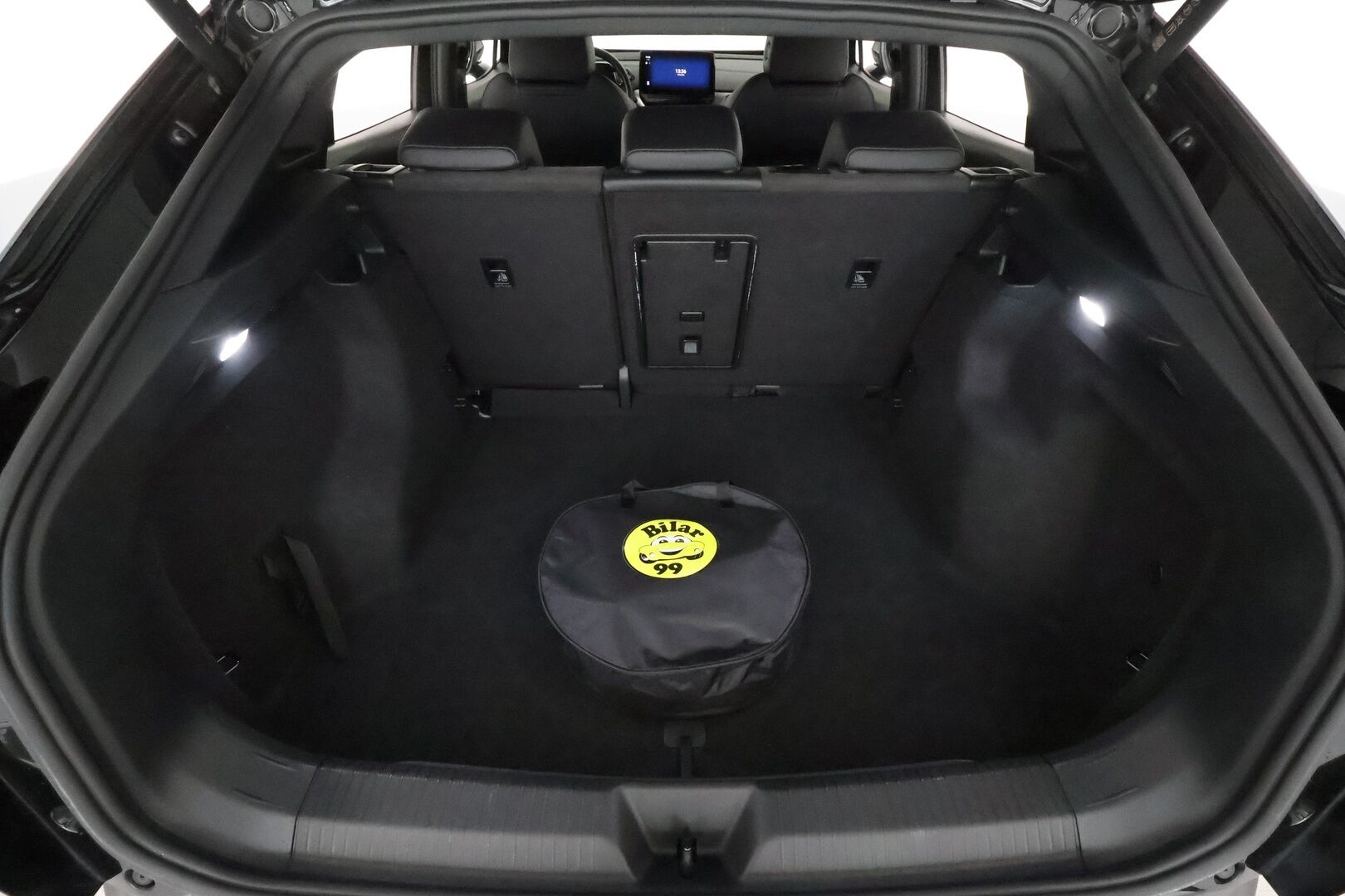 VOLKSWAGEN ID.5 2023 150kW Pro Performance ** Lämpöpumppu / 360° / Matrix-LED / Adapt.Vakkari / Hierovat Sporttipenkit Muistilla / Navi ** - 3,99 % KORKOTARJOUS TÄHÄN AUTOON - Kahdet Renkaat / Akku Kuntotarkistettu!