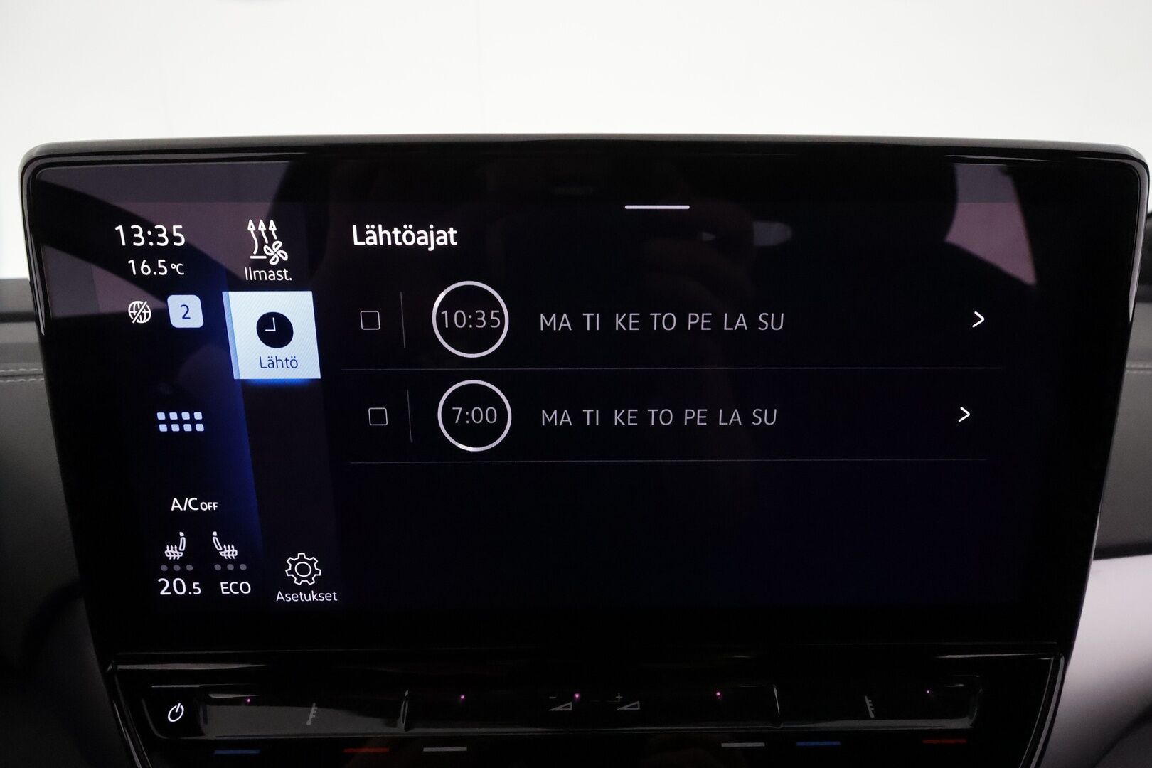 VOLKSWAGEN ID.5 2023 150kW Pro Performance ** Lämpöpumppu / 360° / Matrix-LED / Adapt.Vakkari / Hierovat Sporttipenkit Muistilla / Navi ** - 3,99 % KORKOTARJOUS TÄHÄN AUTOON - Kahdet Renkaat / Akku Kuntotarkistettu!