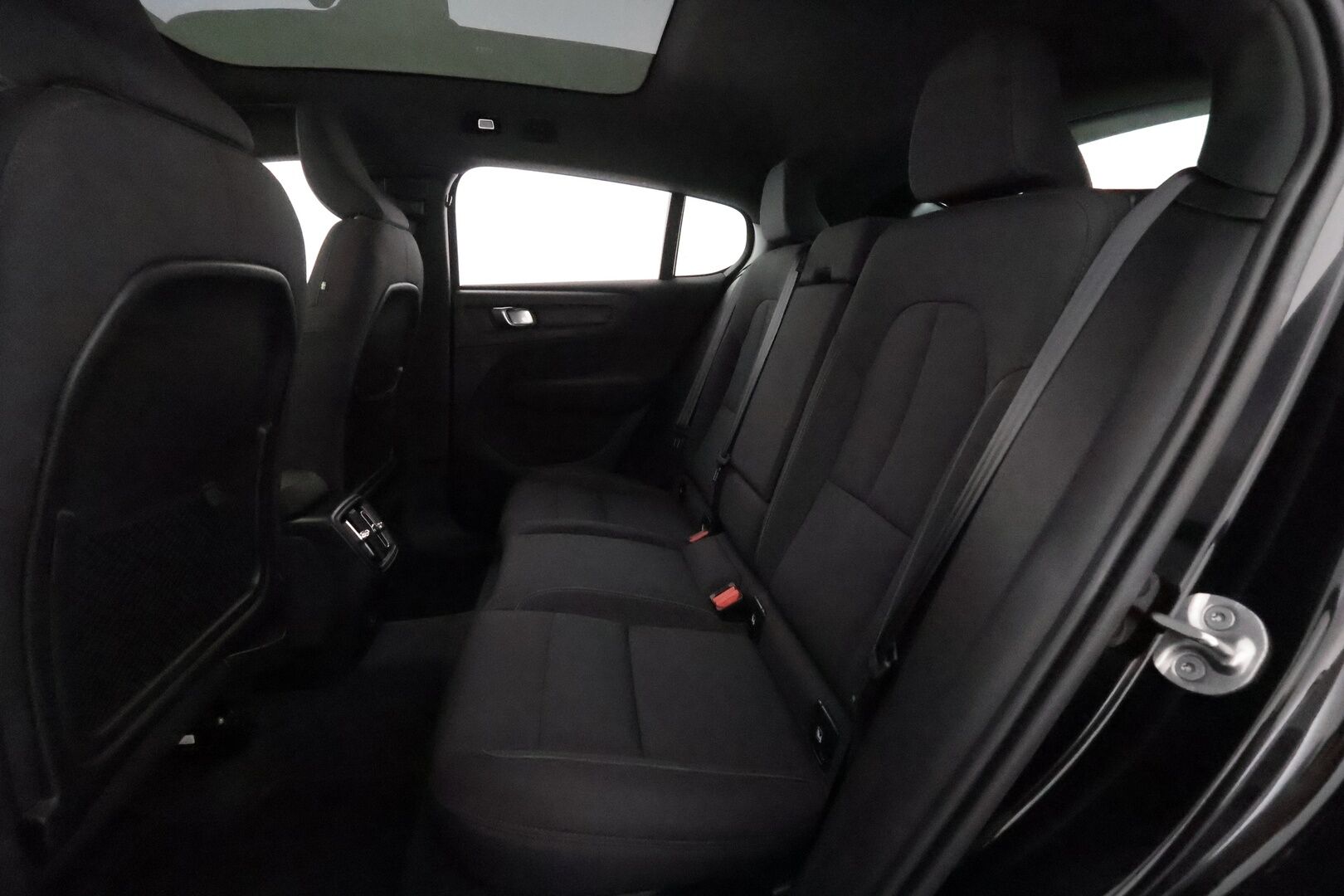 Volvo C40 2022 Recharge Twin ** 360° / Lämpöpumppu / Adapt.Vakkari / Pixel-LED / Harman/Kardon / Sporttipenkki Muistilla / Navi ** - 3,99 % KORKOTARJOUS TÄHÄN AUTOON - Akku kuntotarkatettu