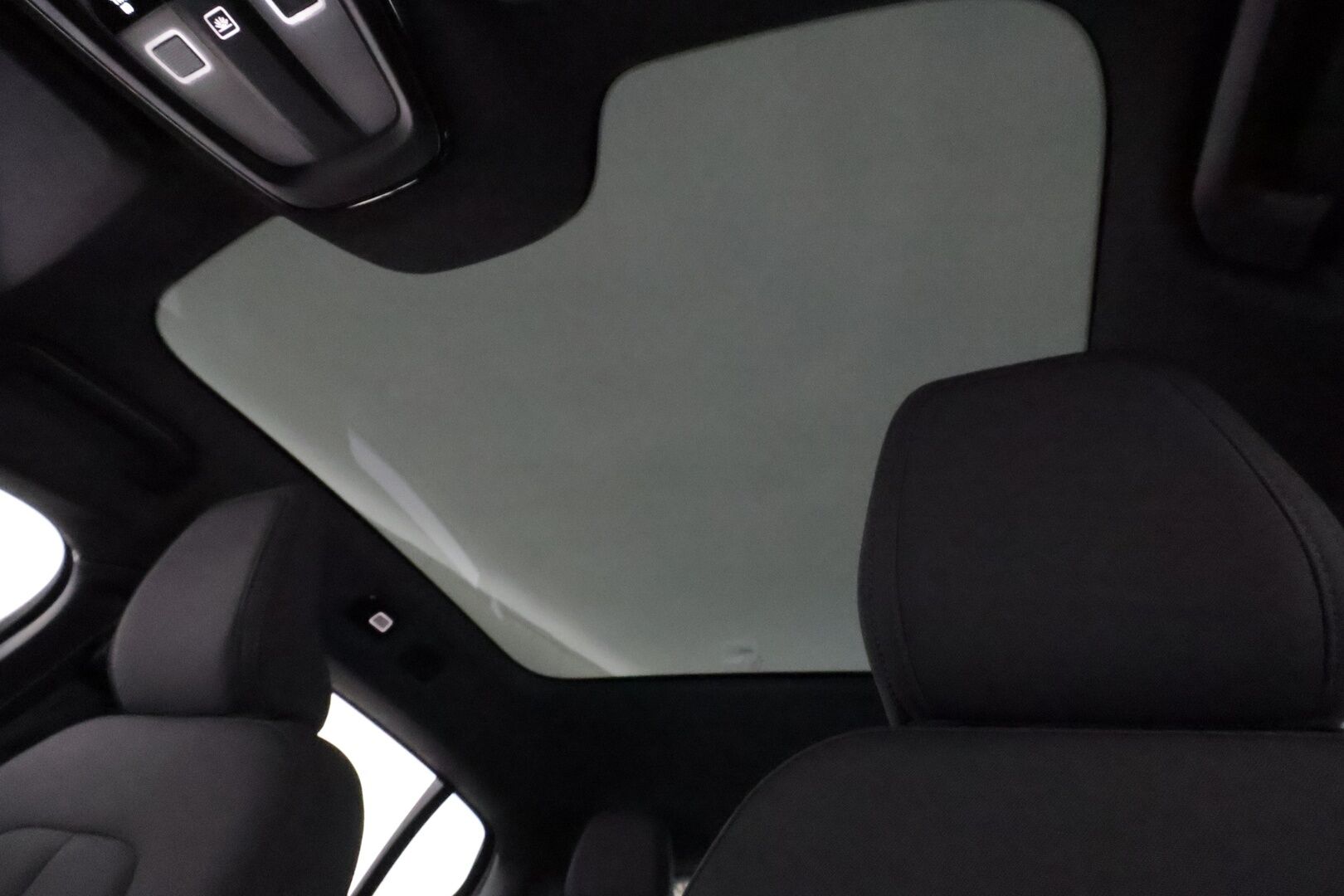 Volvo C40 2022 Recharge Twin ** 360° / Lämpöpumppu / Adapt.Vakkari / Pixel-LED / Harman/Kardon / Sporttipenkki Muistilla / Navi ** - 3,99 % KORKOTARJOUS TÄHÄN AUTOON - Akku kuntotarkatettu