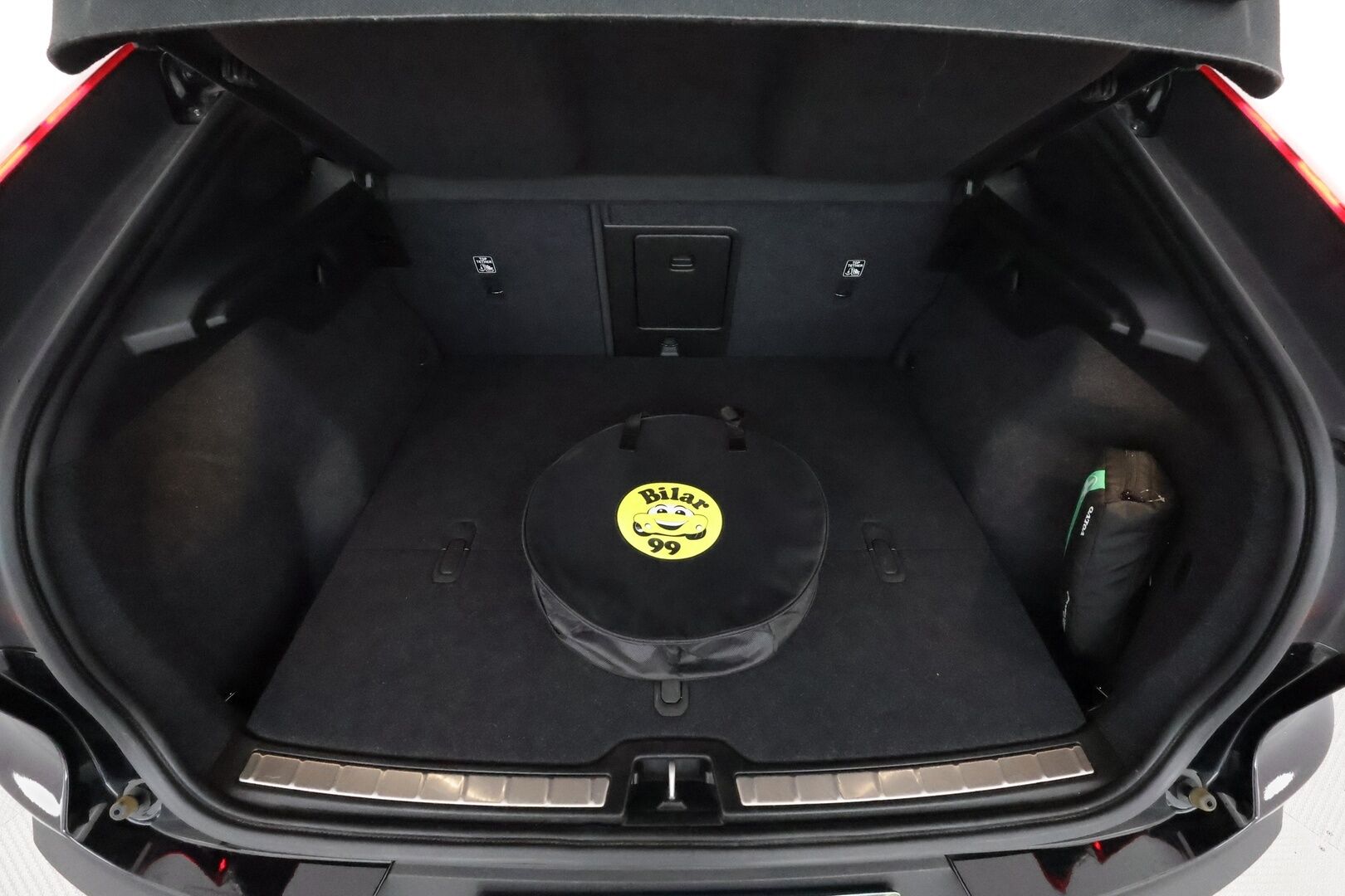 Volvo C40 2022 Recharge Twin ** 360° / Lämpöpumppu / Adapt.Vakkari / Pixel-LED / Harman/Kardon / Sporttipenkki Muistilla / Navi ** - 3,99 % KORKOTARJOUS TÄHÄN AUTOON - Akku kuntotarkatettu