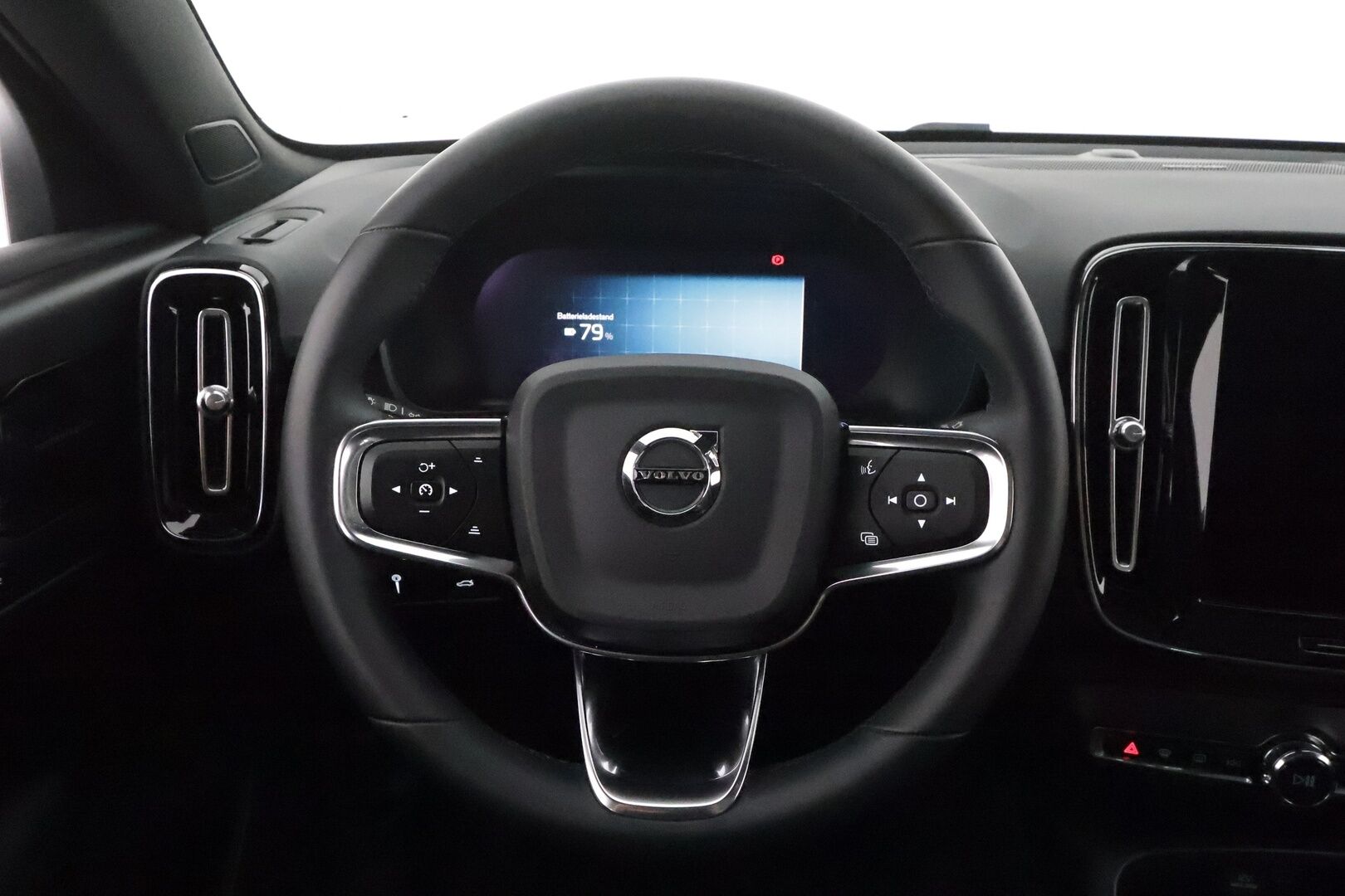 Volvo C40 2022 Recharge Twin ** 360° / Lämpöpumppu / Adapt.Vakkari / Pixel-LED / Harman/Kardon / Sporttipenkki Muistilla / Navi ** - 3,99 % KORKOTARJOUS TÄHÄN AUTOON - Akku kuntotarkatettu
