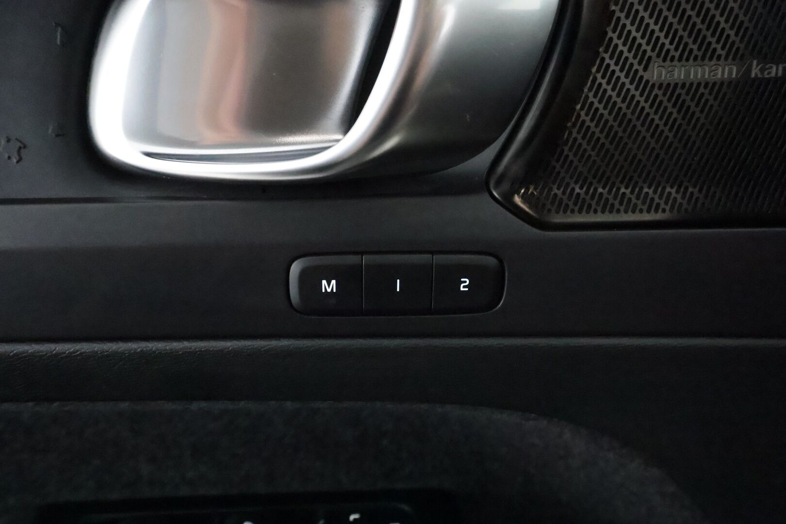 Volvo C40 2022 Recharge Twin ** 360° / Lämpöpumppu / Adapt.Vakkari / Pixel-LED / Harman/Kardon / Sporttipenkki Muistilla / Navi ** - 3,99 % KORKOTARJOUS TÄHÄN AUTOON - Akku kuntotarkatettu