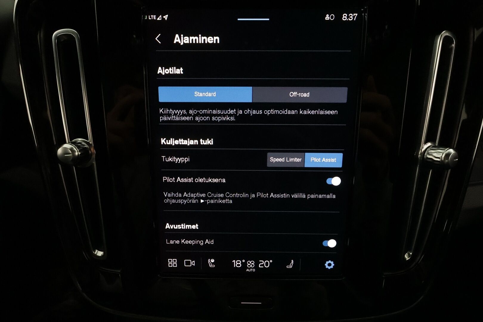 Volvo C40 2022 Recharge Twin ** 360° / Lämpöpumppu / Adapt.Vakkari / Pixel-LED / Harman/Kardon / Sporttipenkki Muistilla / Navi ** - 3,99 % KORKOTARJOUS TÄHÄN AUTOON - Akku kuntotarkatettu