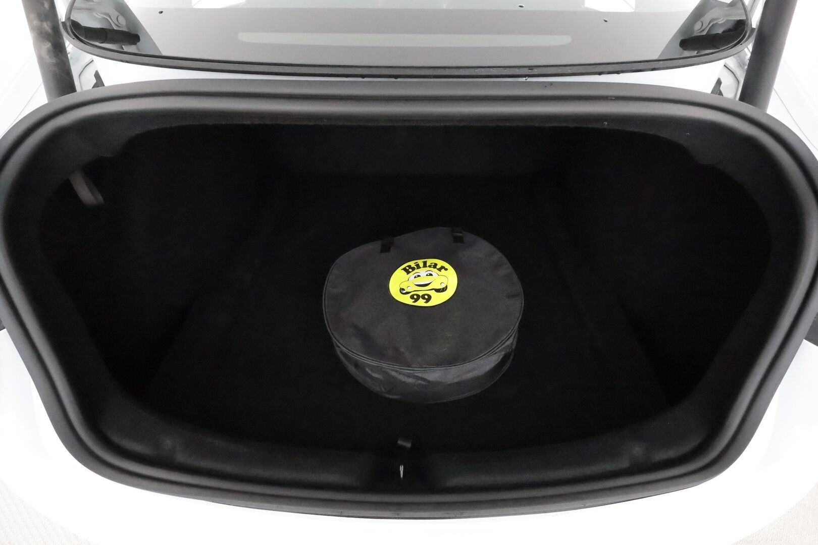 TESLA MODEL 3 2024 Highland Long Range AWD ** Lasikatto / Lämpöpumppu / Koukku / Matrix-LED / P.Kamera / Ilmastoitu Muistipenkki ** - 3,99 % KORKOTARJOUS TÄHÄN AUTOON - 2x Latauskaapelit / Kahdet Renkaat