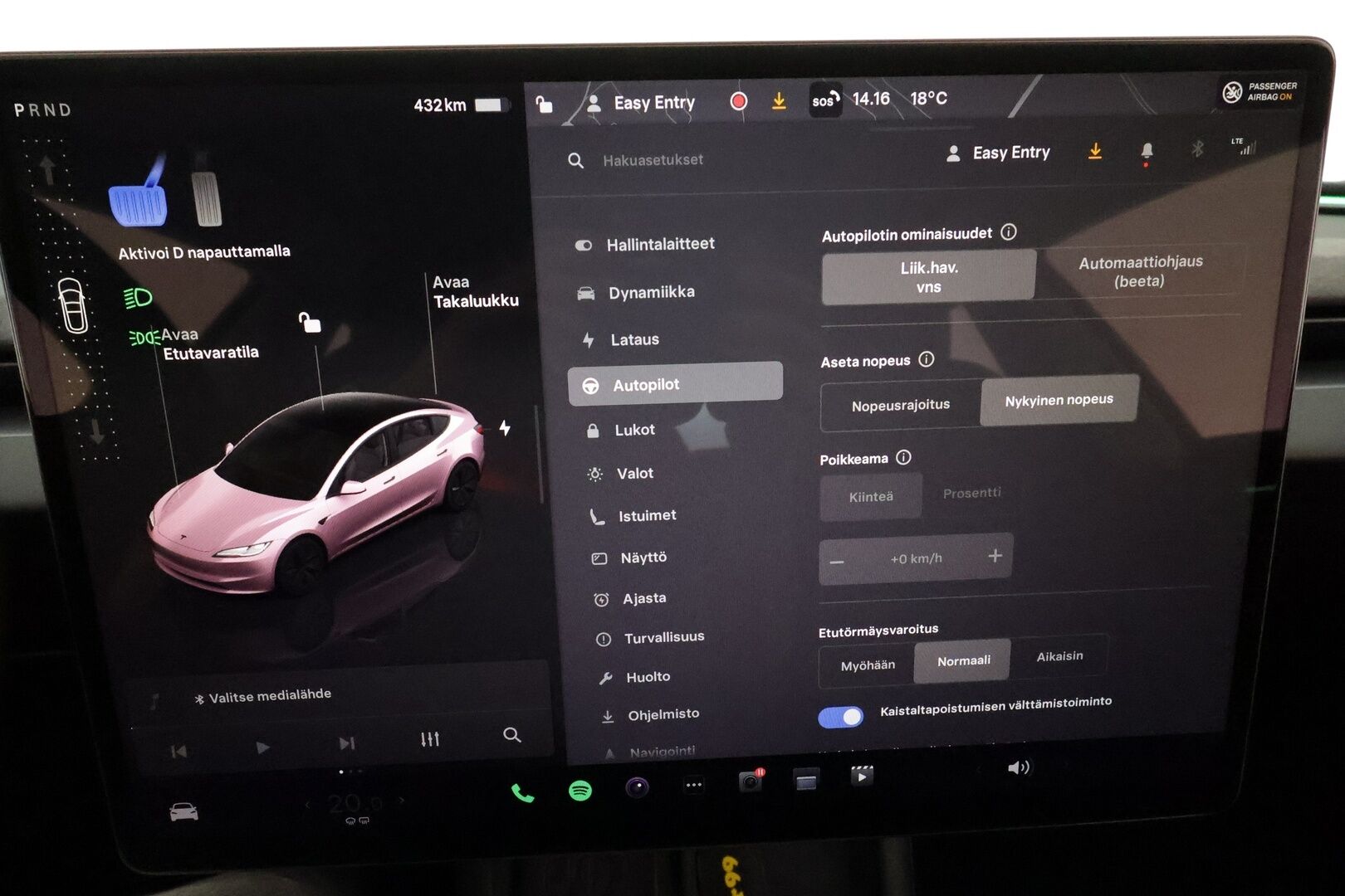TESLA MODEL 3 2024 Highland Long Range AWD ** Lasikatto / Lämpöpumppu / Koukku / Matrix-LED / P.Kamera / Ilmastoitu Muistipenkki ** - 3,99 % KORKOTARJOUS TÄHÄN AUTOON - 2x Latauskaapelit / Kahdet Renkaat