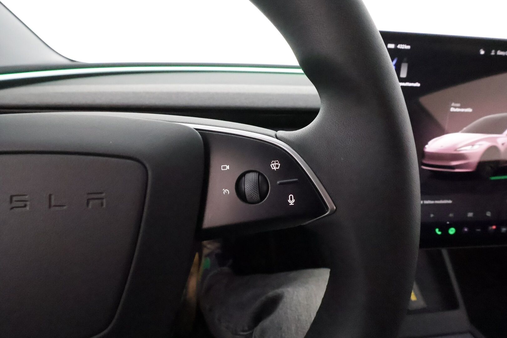 TESLA MODEL 3 2024 Highland Long Range AWD ** Lasikatto / Lämpöpumppu / Koukku / Matrix-LED / P.Kamera / Ilmastoitu Muistipenkki ** - 3,99 % KORKOTARJOUS TÄHÄN AUTOON - 2x Latauskaapelit / Kahdet Renkaat