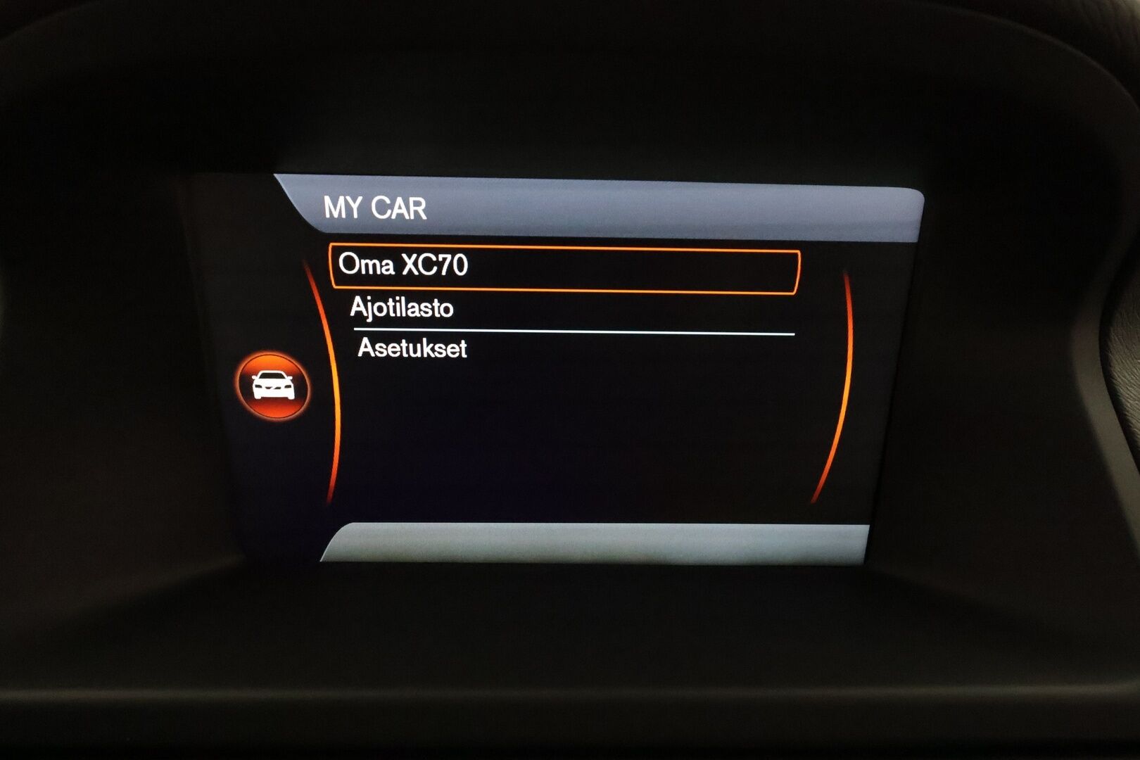 Volvo XC70 2013 D4 AWD Geartronic Summum ** Webasto / Koukku / P.Tutka / XENON / Navi / Nahkaverhoilu / Muistipenkki / Kattoluukku ** - Kahdet Renkaat