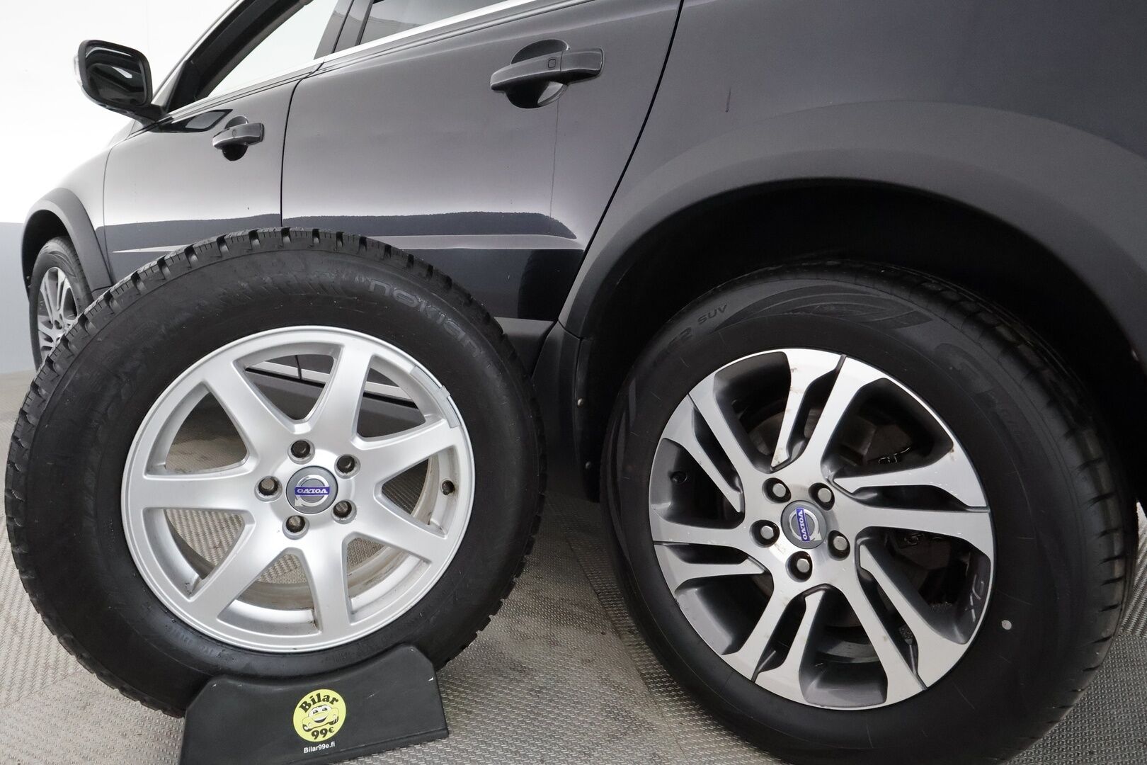 Volvo XC70 2013 D4 AWD Geartronic Summum ** Webasto / Koukku / P.Tutka / XENON / Navi / Nahkaverhoilu / Muistipenkki / Kattoluukku ** - Kahdet Renkaat
