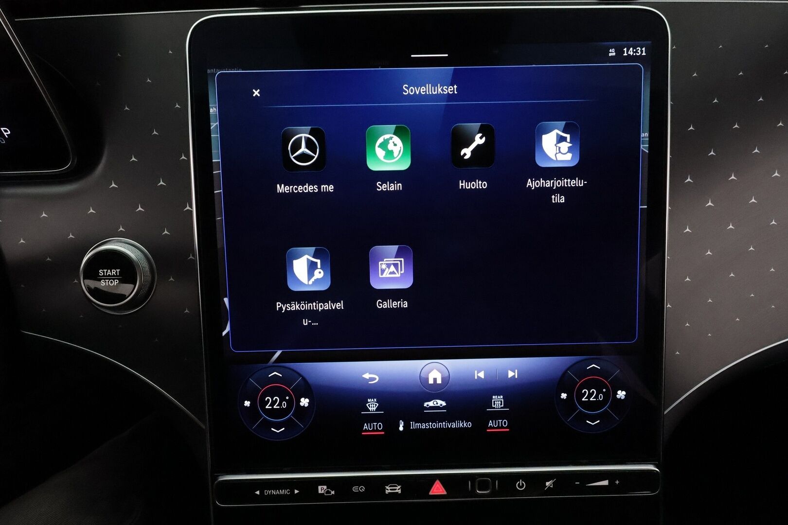 MERCEDES-BENZ EQE 2022 350+ Avantgarde *360° / Koukku / ACC / Digital Light / Burmester / Muistipenkit / Navi / Kaistavahti* - 3,99 % KORKOTARJOUS TÄHÄN AUTOON - Merkkihuollettu / Viimeisin huolto 69tkm / Kahdet MB alumiinivanteet / Supervarusteet