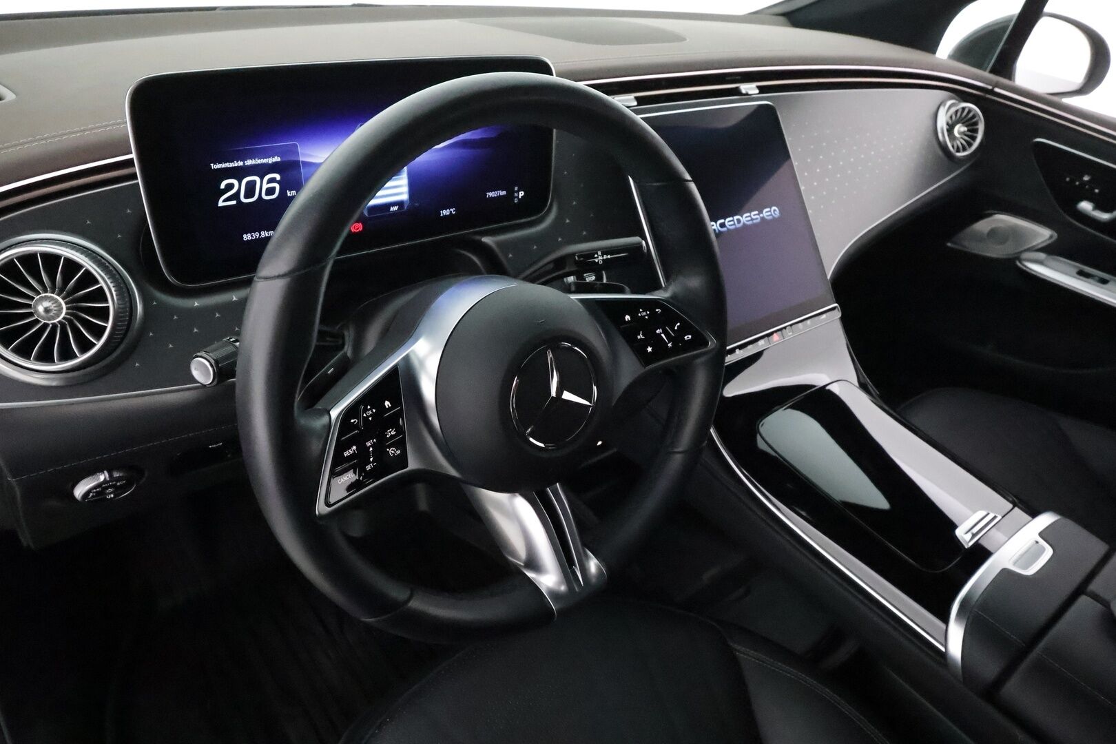 MERCEDES-BENZ EQE 2022 350+ Avantgarde *360° / Koukku / ACC / Digital Light / Burmester / Muistipenkit / Navi / Kaistavahti* - 3,99 % KORKOTARJOUS TÄHÄN AUTOON - Merkkihuollettu / Viimeisin huolto 69tkm / Kahdet MB alumiinivanteet / Supervarusteet
