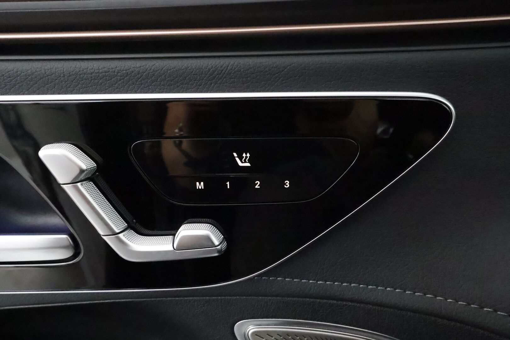 MERCEDES-BENZ EQE 2022 350+ Avantgarde *360° / Koukku / ACC / Digital Light / Burmester / Muistipenkit / Navi / Kaistavahti* - 3,99 % KORKOTARJOUS TÄHÄN AUTOON - Merkkihuollettu / Viimeisin huolto 69tkm / Kahdet MB alumiinivanteet / Supervarusteet