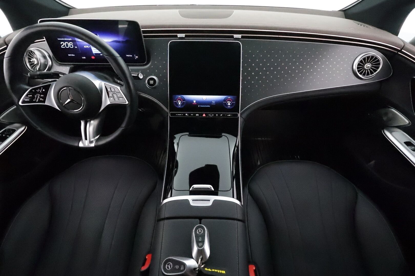 MERCEDES-BENZ EQE 2022 350+ Avantgarde *360° / Koukku / ACC / Digital Light / Burmester / Muistipenkit / Navi / Kaistavahti* - 3,99 % KORKOTARJOUS TÄHÄN AUTOON - Merkkihuollettu / Viimeisin huolto 69tkm / Kahdet MB alumiinivanteet / Supervarusteet