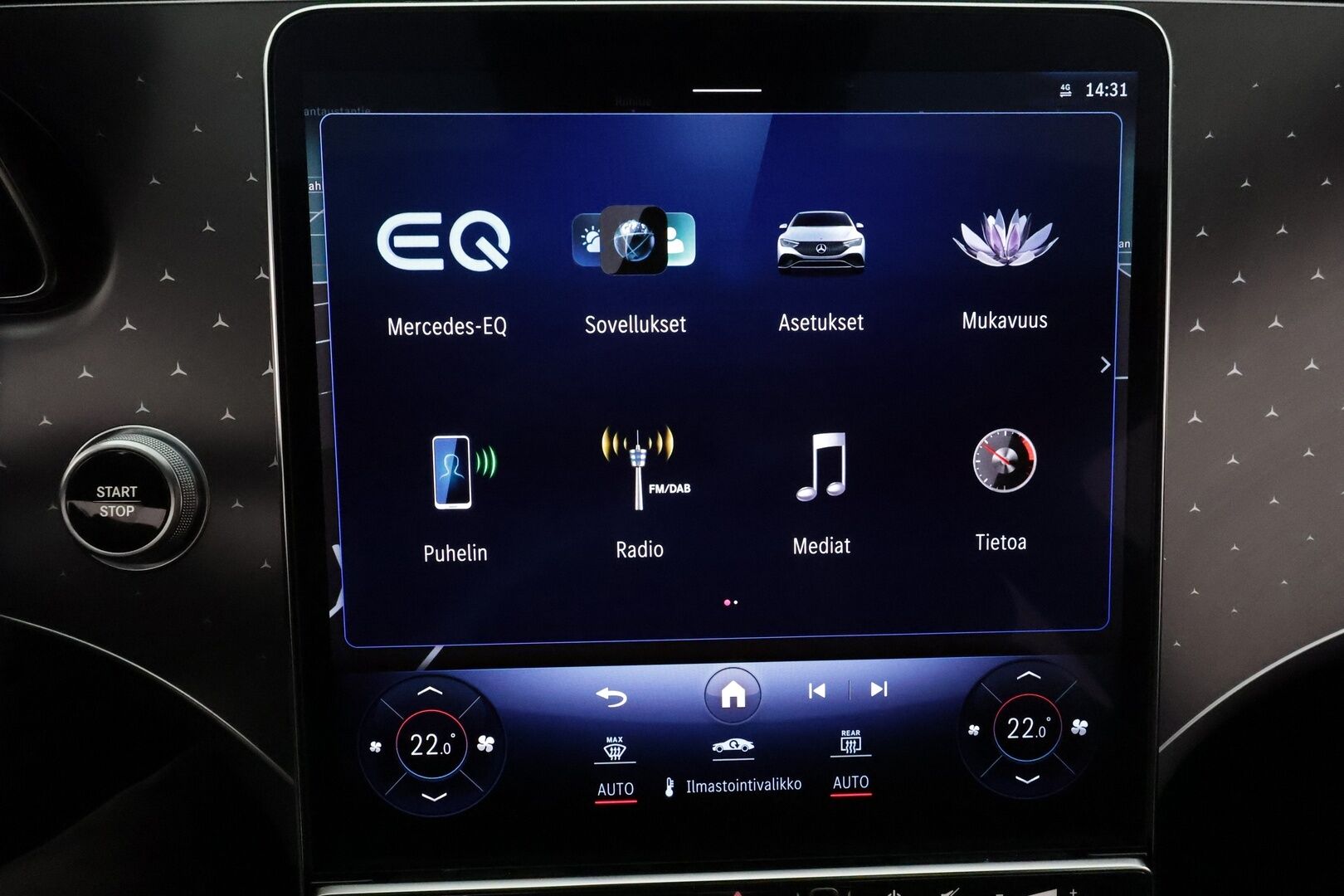 MERCEDES-BENZ EQE 2022 350+ Avantgarde *360° / Koukku / ACC / Digital Light / Burmester / Muistipenkit / Navi / Kaistavahti* - 3,99 % KORKOTARJOUS TÄHÄN AUTOON - Merkkihuollettu / Viimeisin huolto 69tkm / Kahdet MB alumiinivanteet / Supervarusteet