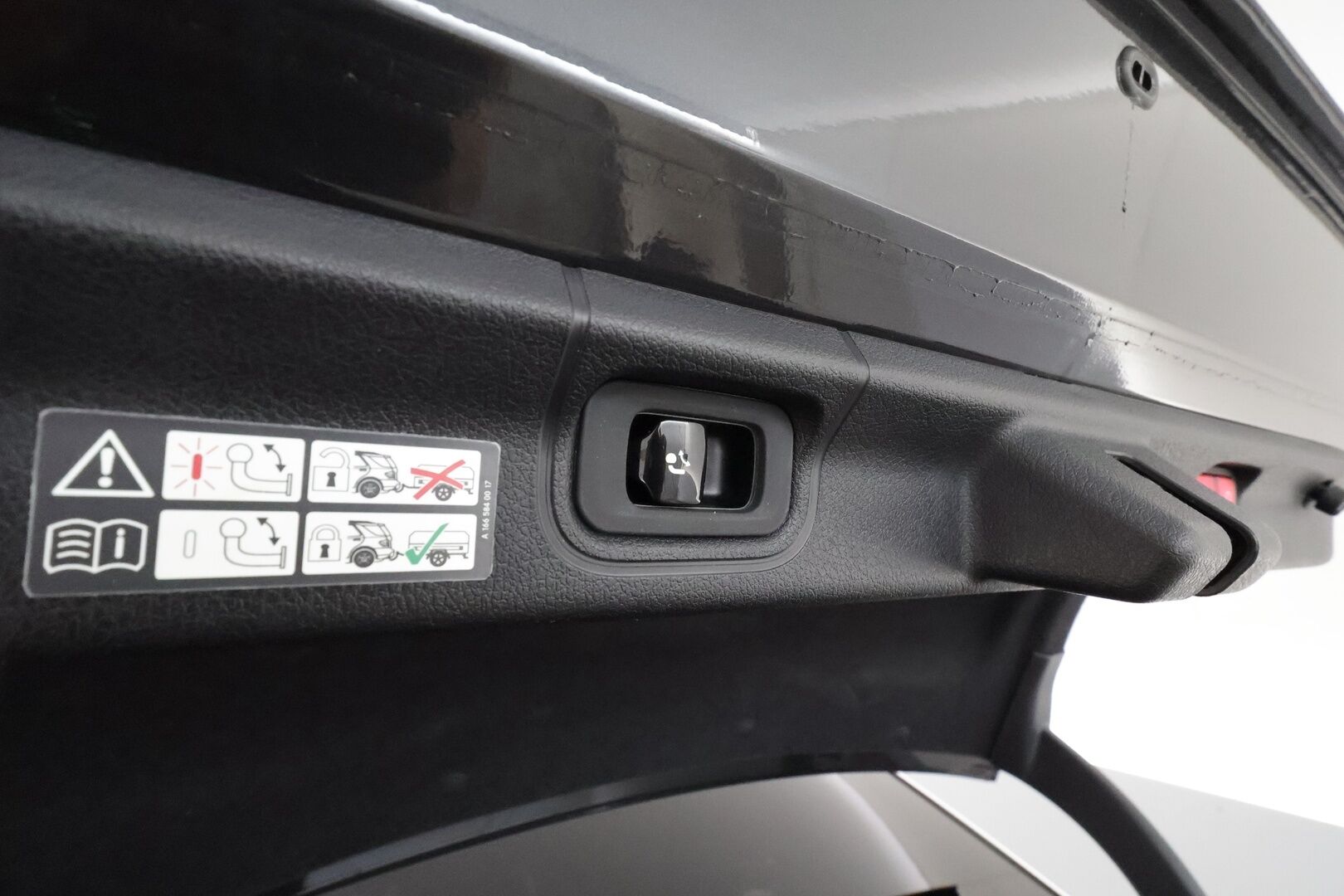 MERCEDES-BENZ EQE 2022 350+ Avantgarde *360° / Koukku / ACC / Digital Light / Burmester / Muistipenkit / Navi / Kaistavahti* - 3,99 % KORKOTARJOUS TÄHÄN AUTOON - Merkkihuollettu / Viimeisin huolto 69tkm / Kahdet MB alumiinivanteet / Supervarusteet