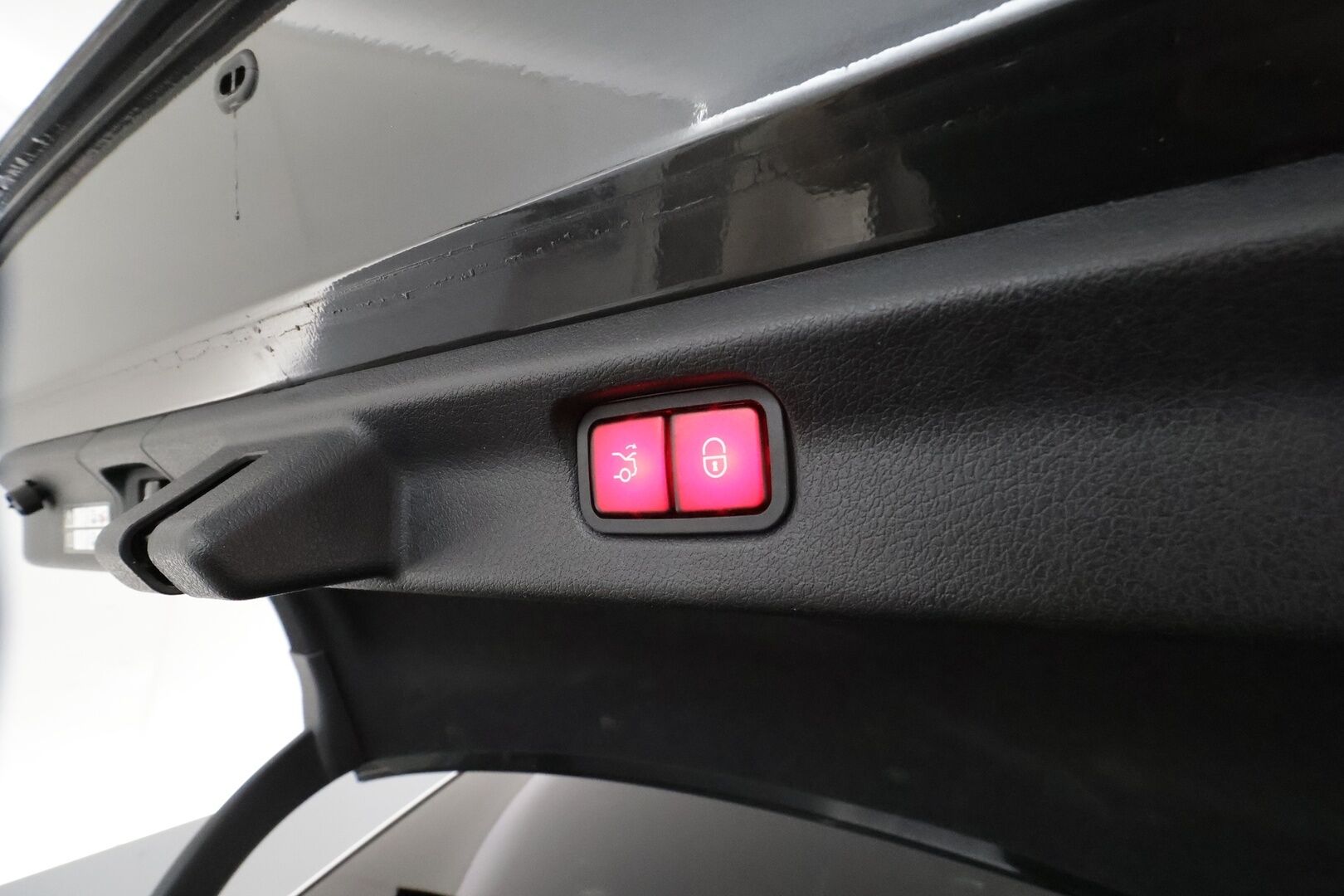 MERCEDES-BENZ EQE 2022 350+ Avantgarde *360° / Koukku / ACC / Digital Light / Burmester / Muistipenkit / Navi / Kaistavahti* - 3,99 % KORKOTARJOUS TÄHÄN AUTOON - Merkkihuollettu / Viimeisin huolto 69tkm / Kahdet MB alumiinivanteet / Supervarusteet