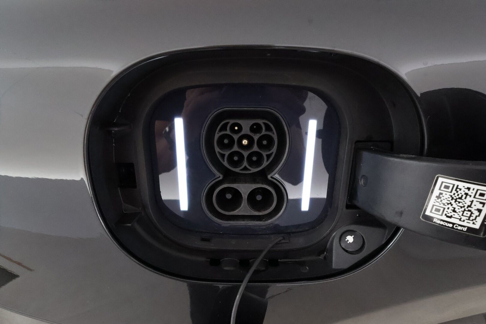 MERCEDES-BENZ EQE 2022 350+ Avantgarde *360° / Koukku / ACC / Digital Light / Burmester / Muistipenkit / Navi / Kaistavahti* - 3,99 % KORKOTARJOUS TÄHÄN AUTOON - Merkkihuollettu / Viimeisin huolto 69tkm / Kahdet MB alumiinivanteet / Supervarusteet