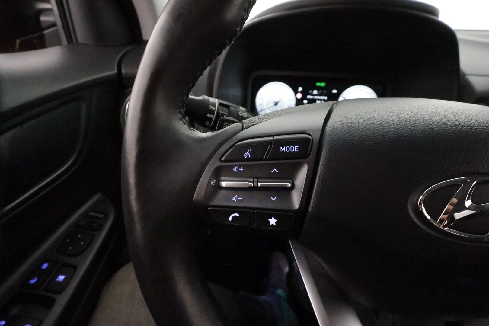 HYUNDAI KONA 2022 39kWh Trend **Adapt.vakkari / Lämpöpumppu / KRELL Audio / P.kamera / KeylessGo / Digimittaristo** - Akku kuntotarkastettu