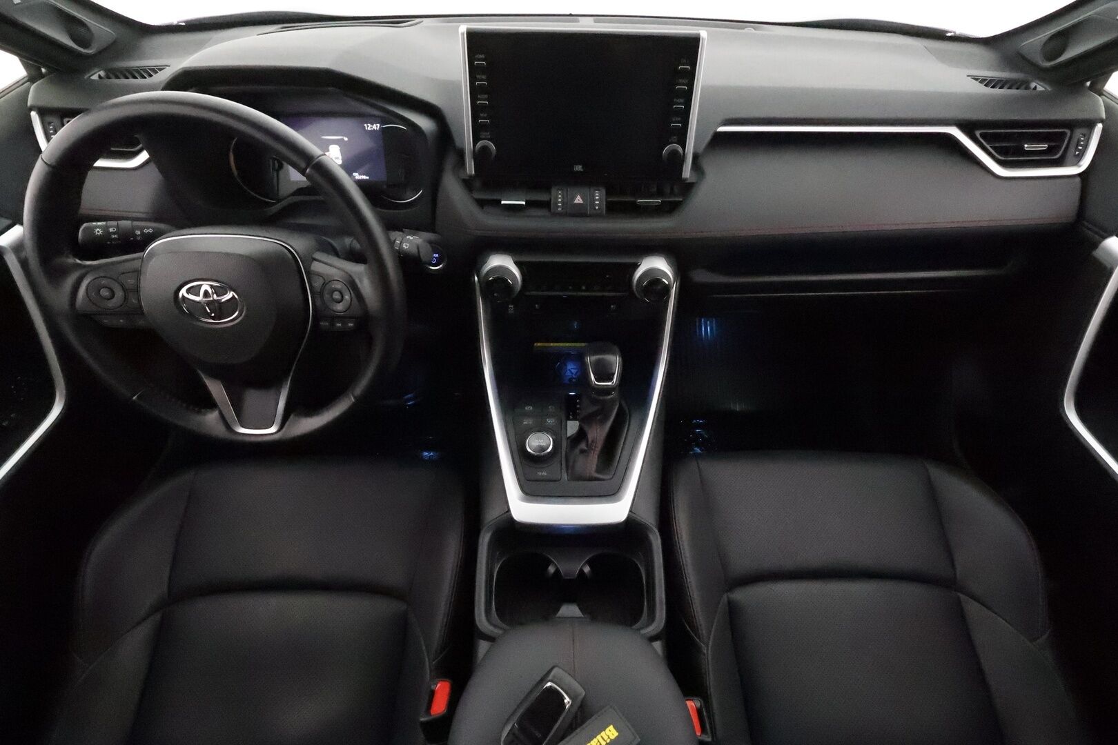 TOYOTA RAV4 PLUG-IN 2020 Hybrid 2,5 AWD **360.kamera / HUD / JBL / Muistipenkki / Ilmastoidut penkit / Koukku / Navi** - 3,99 % KORKOTARJOUS TÄHÄN AUTOON - 