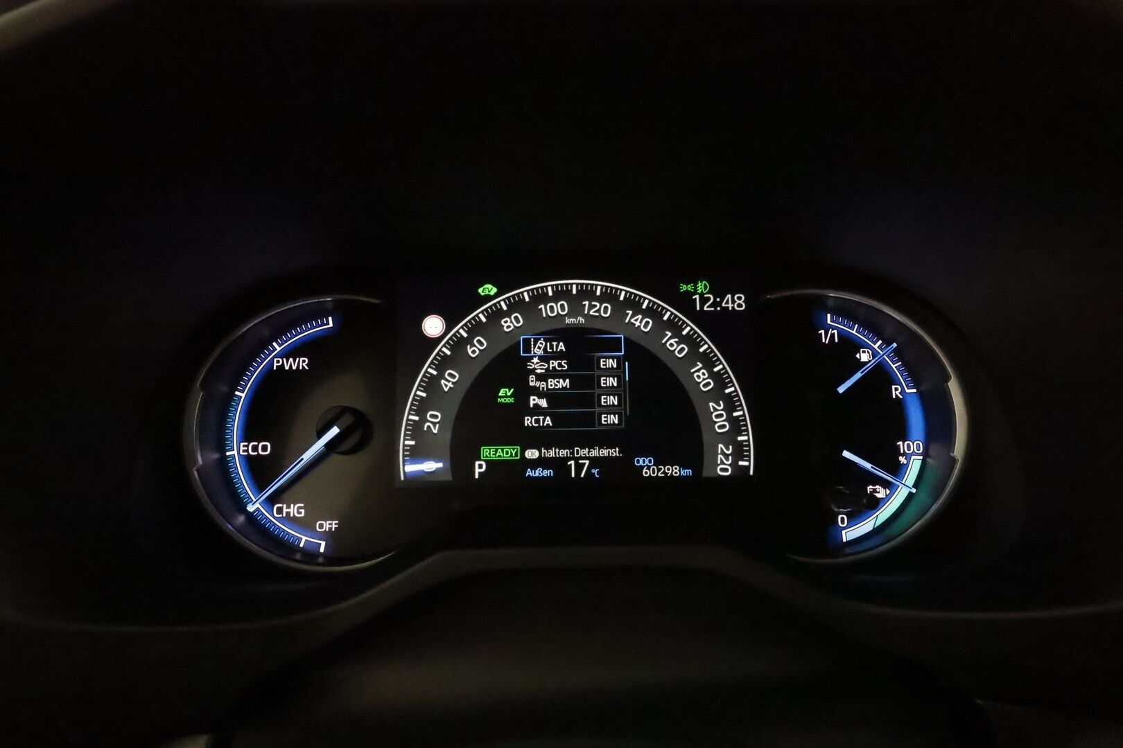 TOYOTA RAV4 PLUG-IN 2020 Hybrid 2,5 AWD **360.kamera / HUD / JBL / Muistipenkki / Ilmastoidut penkit / Koukku / Navi** - 3,99 % KORKOTARJOUS TÄHÄN AUTOON - 
