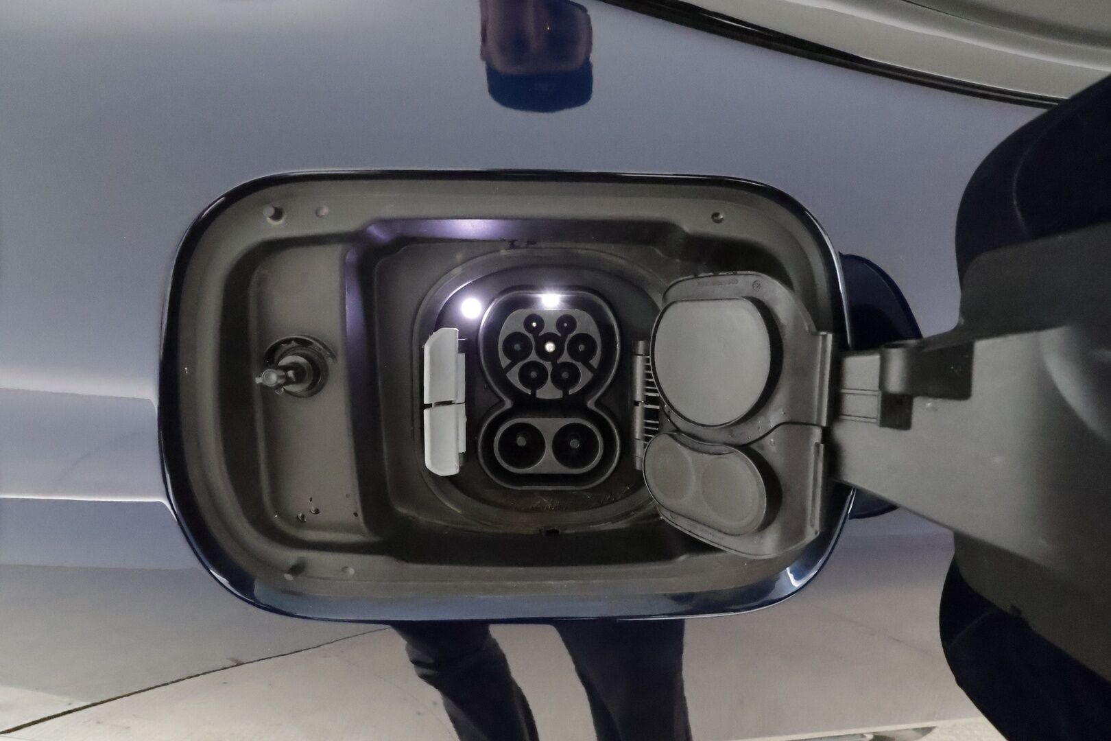 BMW I4 2023 Gran Coupe 40 eDrive M-Sport ** HUD / 360° Kamera / Adapt.Vakkari / Laser-LED / HiFi / Sporttipenkki Muistilla ** - 3,99 % KORKOTARJOUS TÄHÄN AUTOON - Akku kuntotarkastettu / 2x Latauskaapelit / Kahdet Renkaat / 