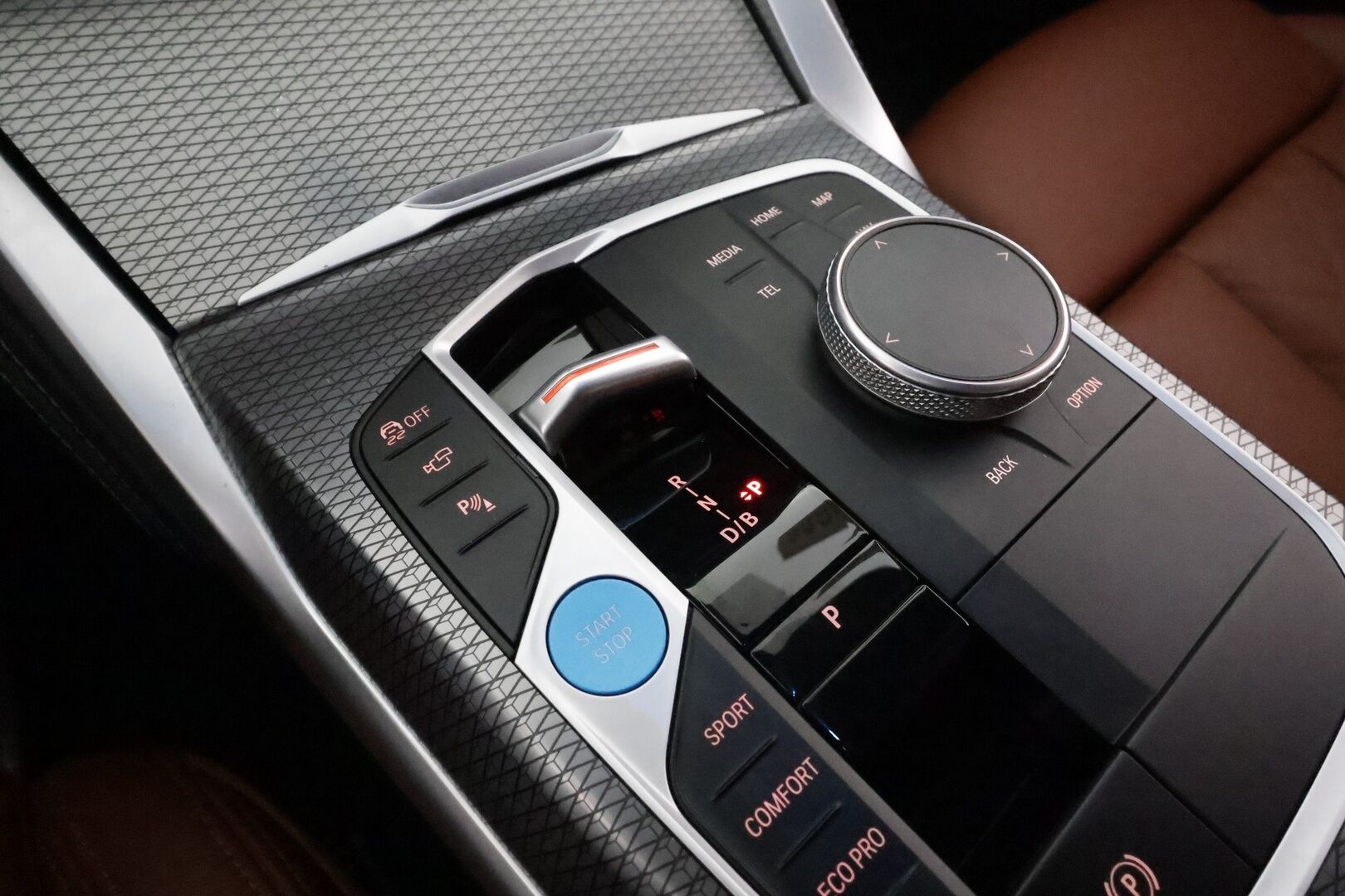 BMW I4 2023 Gran Coupe 40 eDrive M-Sport ** HUD / 360° Kamera / Adapt.Vakkari / Laser-LED / HiFi / Sporttipenkki Muistilla ** - 3,99 % KORKOTARJOUS TÄHÄN AUTOON - Akku kuntotarkastettu / 2x Latauskaapelit / Kahdet Renkaat / 