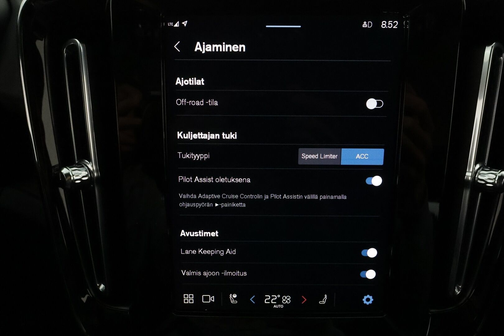 Volvo C40 2022 Recharge Twin ** 360° / Lämpöpumppu / Koukku / Adapt.Vakkari / Pixel-LED / Harman/Kardon / Sporttipenkki Muistilla ** - 3,99 % KORKOTARJOUS TÄHÄN AUTOON - Akku kuntotarkastettu