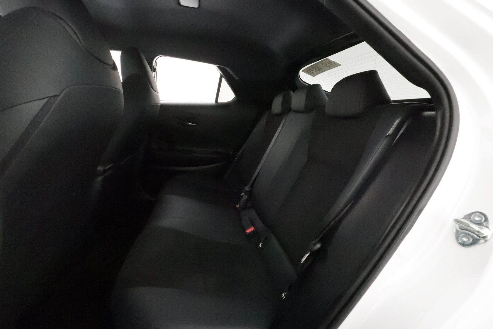 TOYOTA C-HR 2024 2,0 Hybrid AWD-i GR SPORT **HUD / JBL / Adapt.vakkari / P.kamera / Muistipenkki / Sporttipenkit / Navi / KeylessGo** - 3,99 % KORKOTARJOUS TÄHÄN AUTOON - * Uusikorinen C-HR kovilla varusteilla! / Kahdet renkaat vanteilla! *