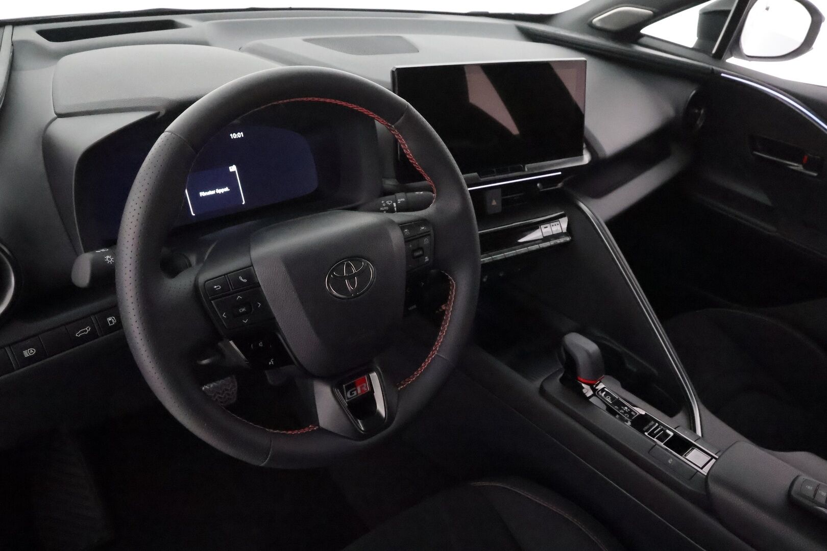 TOYOTA C-HR 2024 2,0 Hybrid AWD-i GR SPORT **HUD / JBL / Adapt.vakkari / P.kamera / Muistipenkki / Sporttipenkit / Navi / KeylessGo** - 3,99 % KORKOTARJOUS TÄHÄN AUTOON - * Uusikorinen C-HR kovilla varusteilla! / Kahdet renkaat vanteilla! *