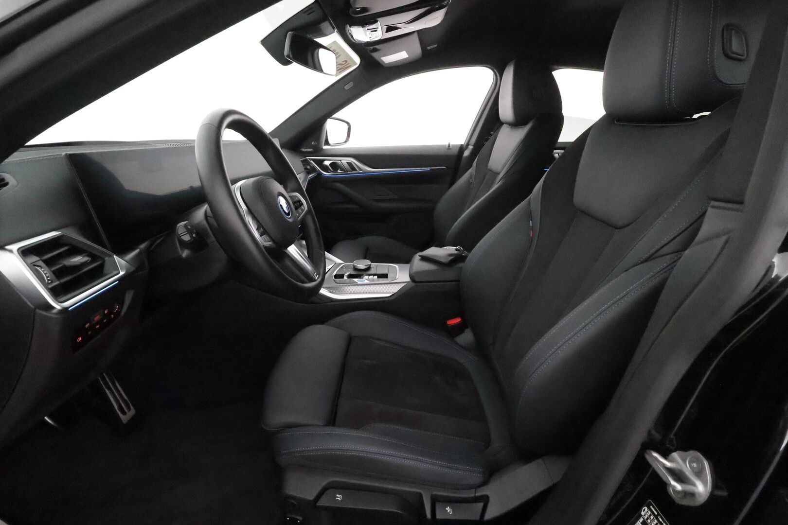 BMW I4 2024 eDrive40 M Sport **HUD / P.kamera / LED-valot / Harman/Kardon / Sporttipenkit / Navi / Kaistavahti / Comfort Access** - 3,99 % KORKOTARJOUS TÄHÄN AUTOON - Akku kuntotarkastettu / 2x Latauskaapelit