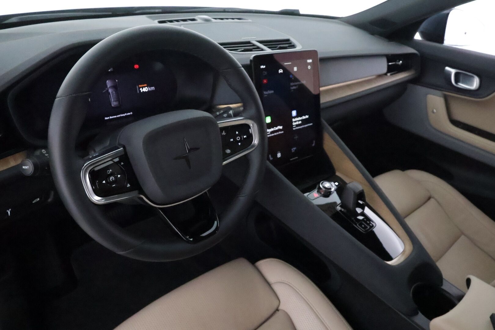 POLESTAR 2 2022 Long Range AWD 78 kWh **Lämpöpumppu / Koukku / Lasikatto / 360° / Adapt.Vakkari / Ilmastoitu Sporttipenkki Muistilla** - 3,99 % KORKOTARJOUS TÄHÄN AUTOON - Akku kuntotarkastettu / 2x Latauskaapelit 
