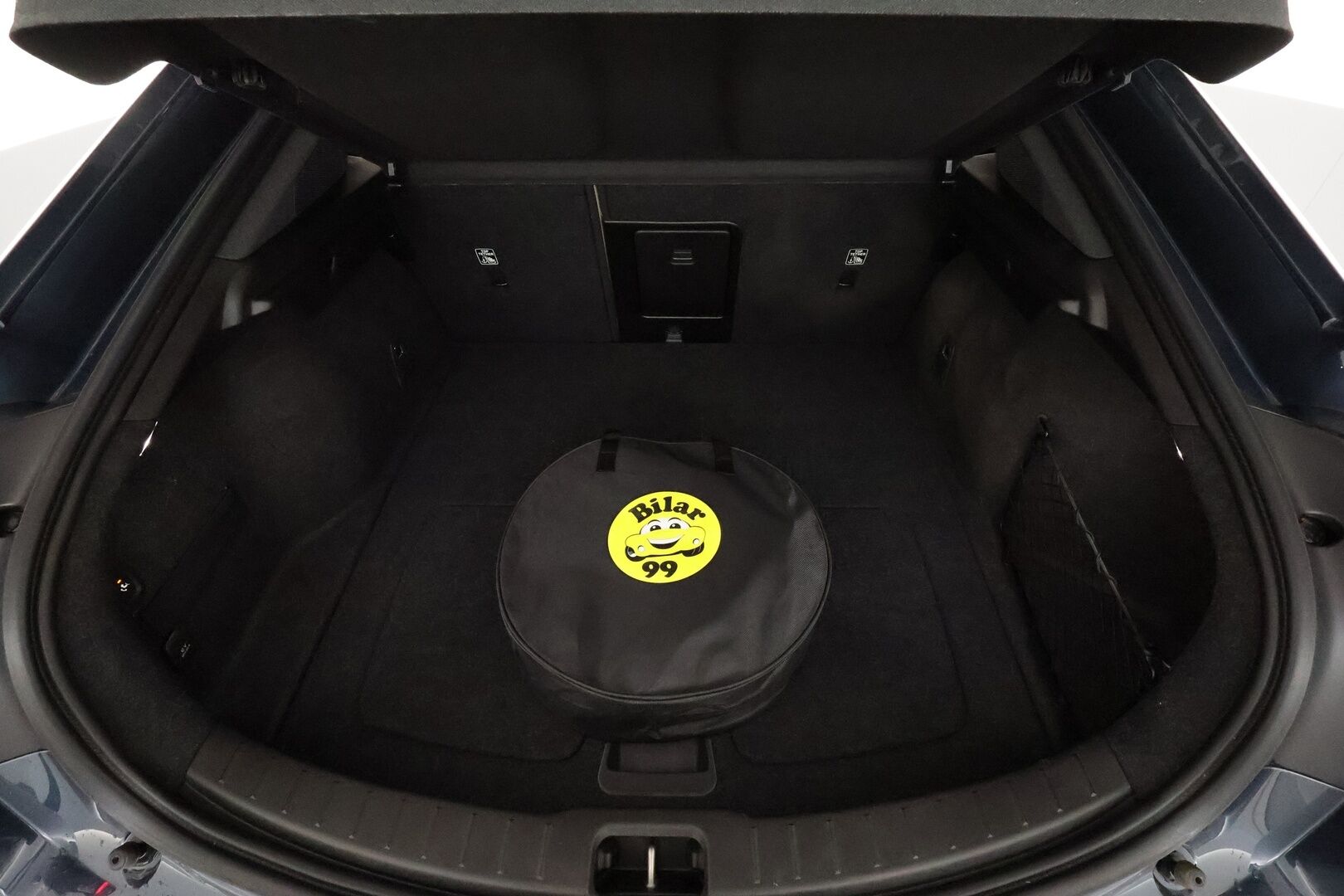 POLESTAR 2 2022 Long Range AWD 78 kWh **Lämpöpumppu / Koukku / Lasikatto / 360° / Adapt.Vakkari / Ilmastoitu Sporttipenkki Muistilla** - 3,99 % KORKOTARJOUS TÄHÄN AUTOON - Akku kuntotarkastettu / 2x Latauskaapelit 