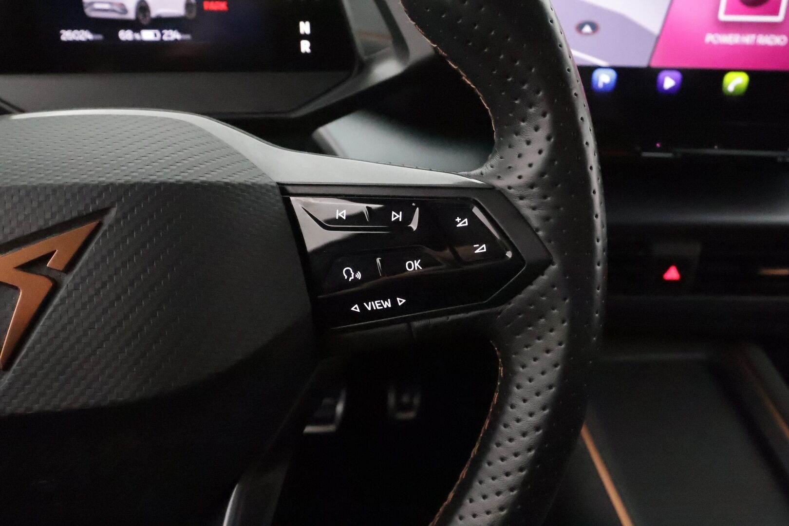 CUPRA BORN 2022 150 kW ** Lämpöpumppu / Adapt.Vakkari / P.Kamera / LED-valot / Navi / Kaistavahti / KeylessGO ** - Akku kuntotarkastettu / Kahdet Renkaat