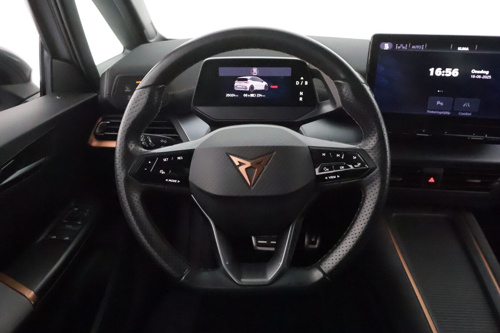 CUPRA BORN 2022 150 kW ** Lämpöpumppu / Adapt.Vakkari / P.Kamera / LED-valot / Navi / Kaistavahti / KeylessGO ** - Akku kuntotarkastettu / Kahdet Renkaat