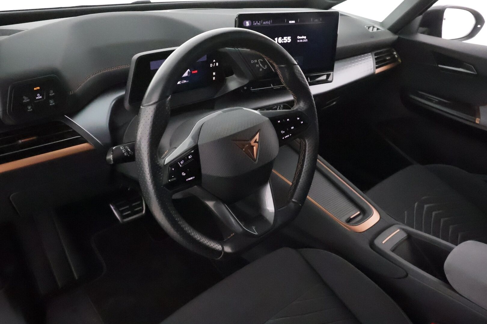 CUPRA BORN 2022 150 kW ** Lämpöpumppu / Adapt.Vakkari / P.Kamera / LED-valot / Navi / Kaistavahti / KeylessGO ** - Akku kuntotarkastettu / Kahdet Renkaat