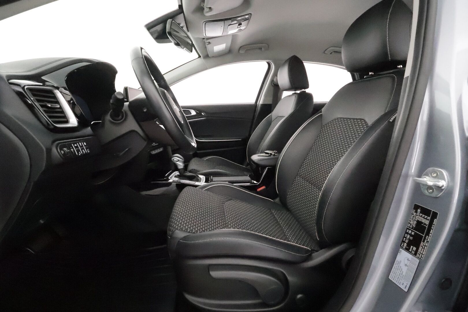 KIA XCEED 2022 1,6 GDI Plug-In Hybrid Business Premium DCT **Adapt.vakkari / P.kamera / Digimittaristo / Puolinahat / KeylessGo**