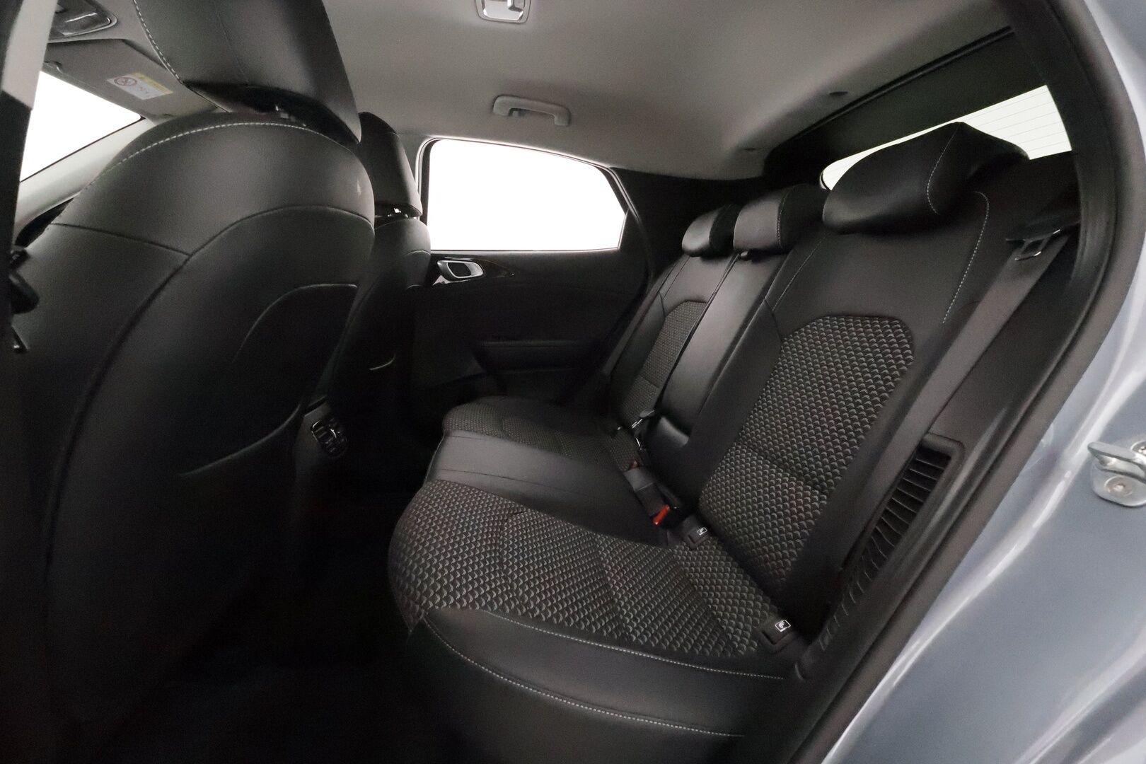 KIA XCEED 2022 1,6 GDI Plug-In Hybrid Business Premium DCT **Adapt.vakkari / P.kamera / Digimittaristo / Puolinahat / KeylessGo**