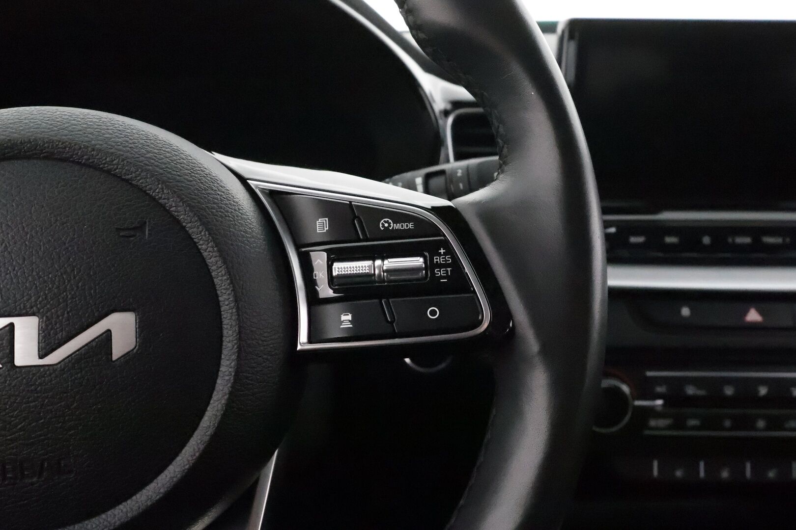 KIA XCEED 2022 1,6 GDI Plug-In Hybrid Business Premium DCT **Adapt.vakkari / P.kamera / Digimittaristo / Puolinahat / KeylessGo**