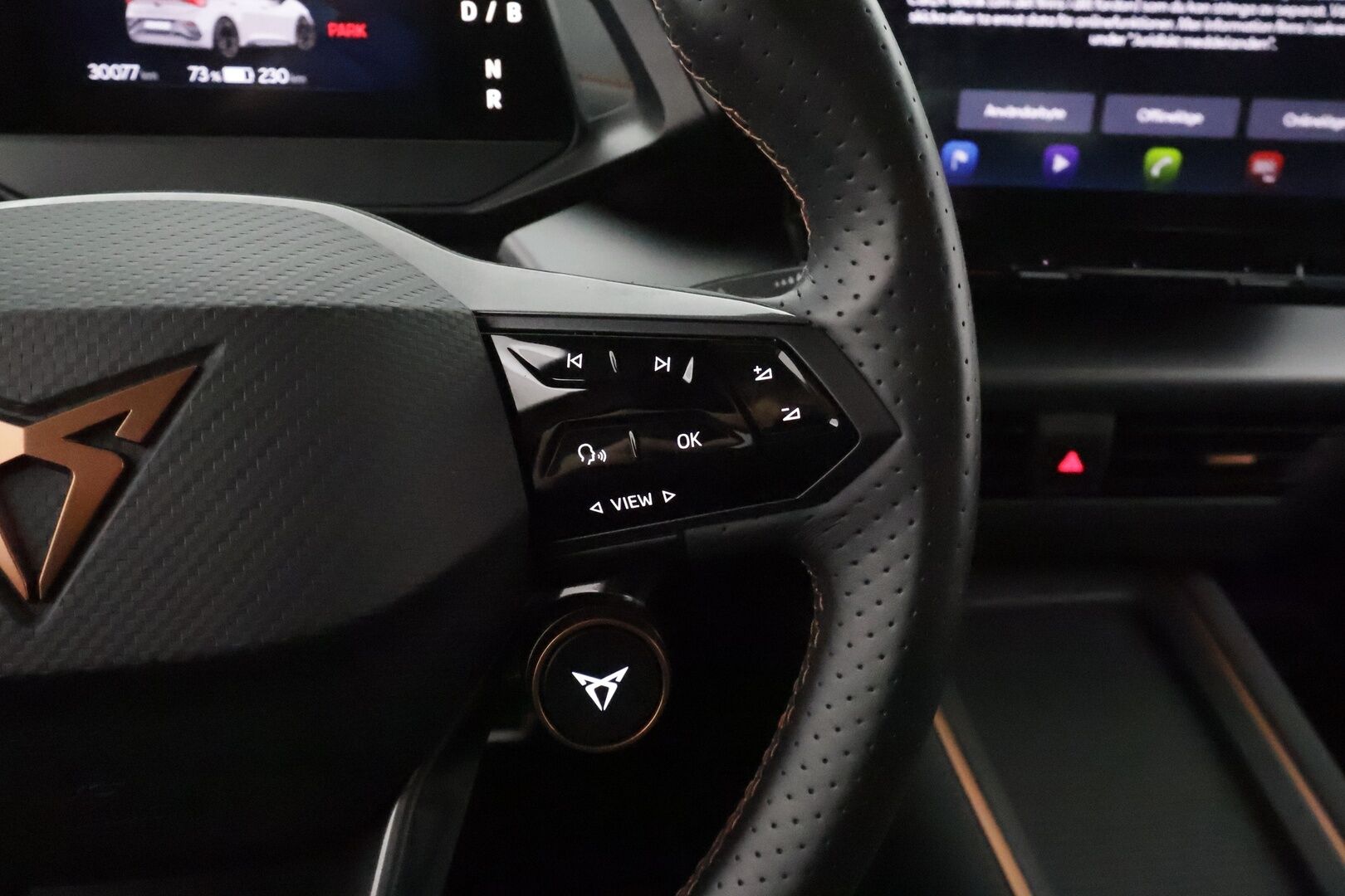 CUPRA BORN 2023 e-Boost 170kW ** HUD / Lämpöpumppu / Adapt.Vakkari / P.Kamera / LED-valot / Hierovat Sporttipenkit / Navi ** - Akku kuntotarkastettu / Kahdet Renkaat 