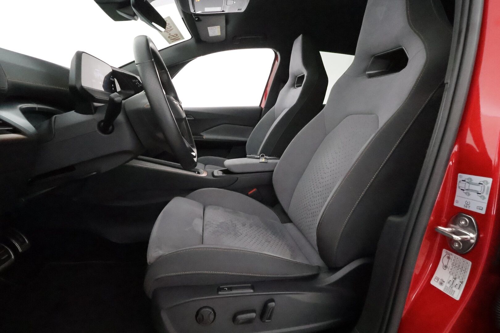 CUPRA BORN 2023 e-Boost 170kW ** HUD / Lämpöpumppu / Adapt.Vakkari / P.Kamera / LED-valot / Hierovat Sporttipenkit / Navi ** - Akku kuntotarkastettu / Kahdet Renkaat 