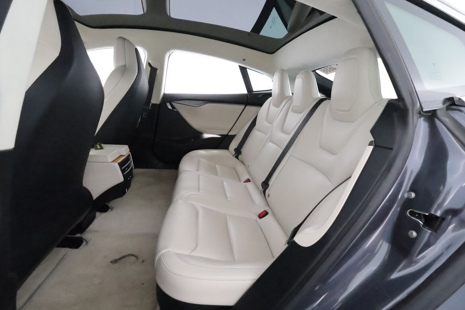 TESLA MODEL S 2019 100D AWD **Lasikatto / P.kamera / LED-valot / Ilma-alusta / Nahkaverhoilu / Navi / Kaistavahti / KeylessGO** - 3,99 % KORKOTARJOUS TÄHÄN AUTOON - 2x Latauskaapelit / Kahdet Renkaat