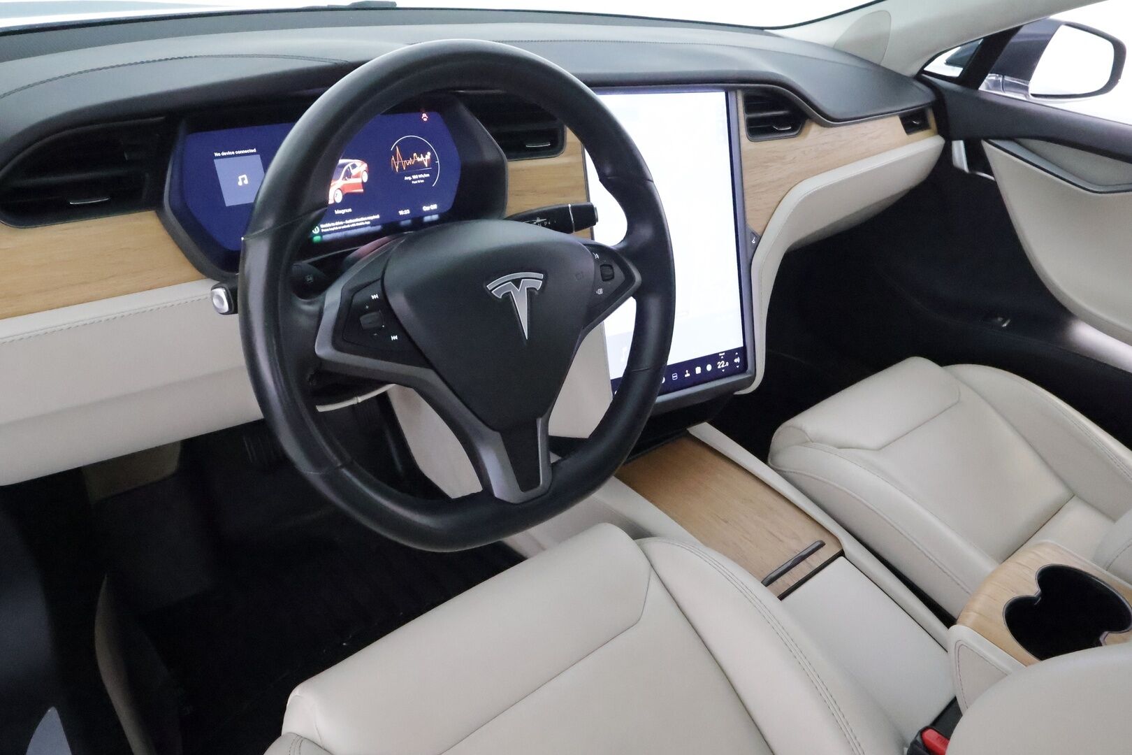 TESLA MODEL S 2019 100D AWD **Lasikatto / P.kamera / LED-valot / Ilma-alusta / Nahkaverhoilu / Navi / Kaistavahti / KeylessGO** - 3,99 % KORKOTARJOUS TÄHÄN AUTOON - 2x Latauskaapelit / Kahdet Renkaat