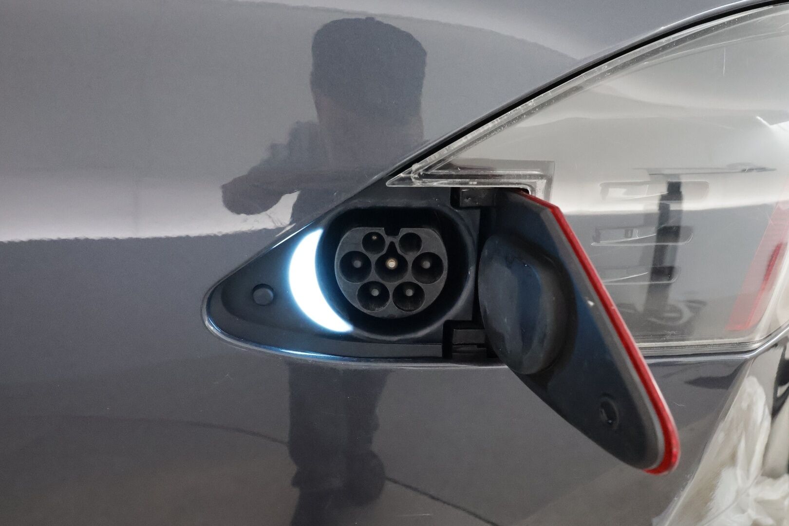 TESLA MODEL S 2019 100D AWD **Lasikatto / P.kamera / LED-valot / Ilma-alusta / Nahkaverhoilu / Navi / Kaistavahti / KeylessGO** - 3,99 % KORKOTARJOUS TÄHÄN AUTOON - 2x Latauskaapelit / Kahdet Renkaat