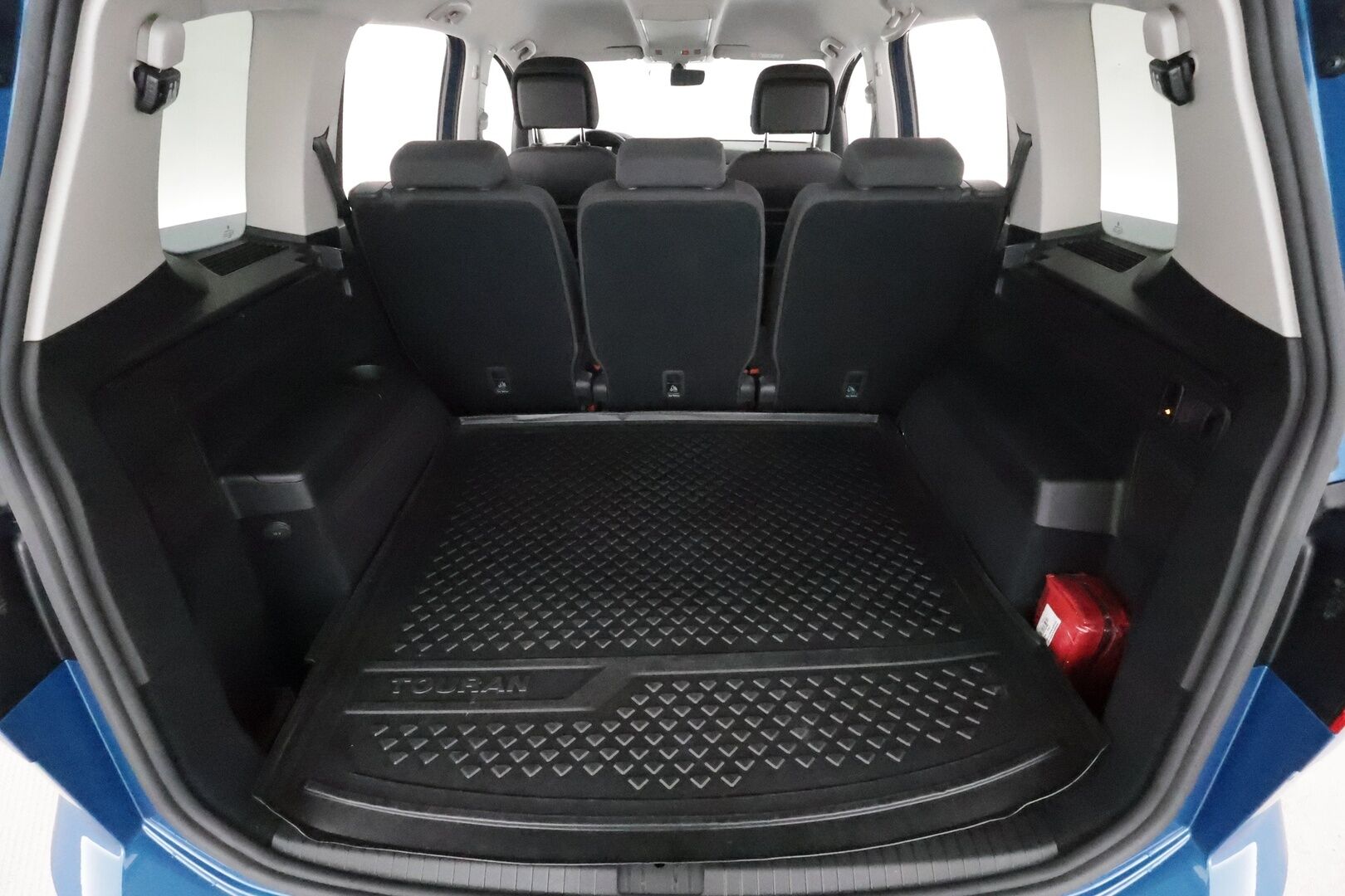 VOLKSWAGEN TOURAN 2019 R-Line 1,5 TSI EVO 110 kW DSG 7-Paik **Webasto / Koukku / Adapt.Vakkari / LED-valot / P.Kamera** - Kahdet Renkaat / R-line ulkopaketti / Metalliväri / Tehtaan vetokoukku