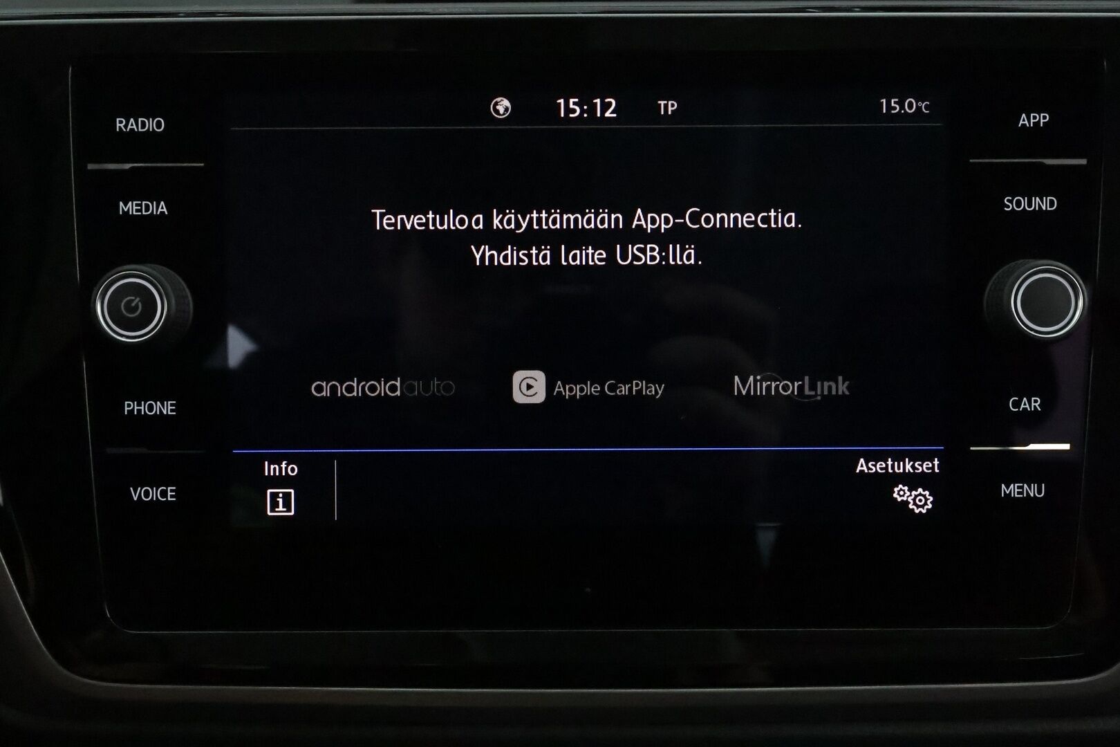 VOLKSWAGEN TOURAN 2019 R-Line 1,5 TSI EVO 110 kW DSG 7-Paik **Webasto / Koukku / Adapt.Vakkari / LED-valot / P.Kamera** - Kahdet Renkaat / R-line ulkopaketti / Metalliväri / Tehtaan vetokoukku