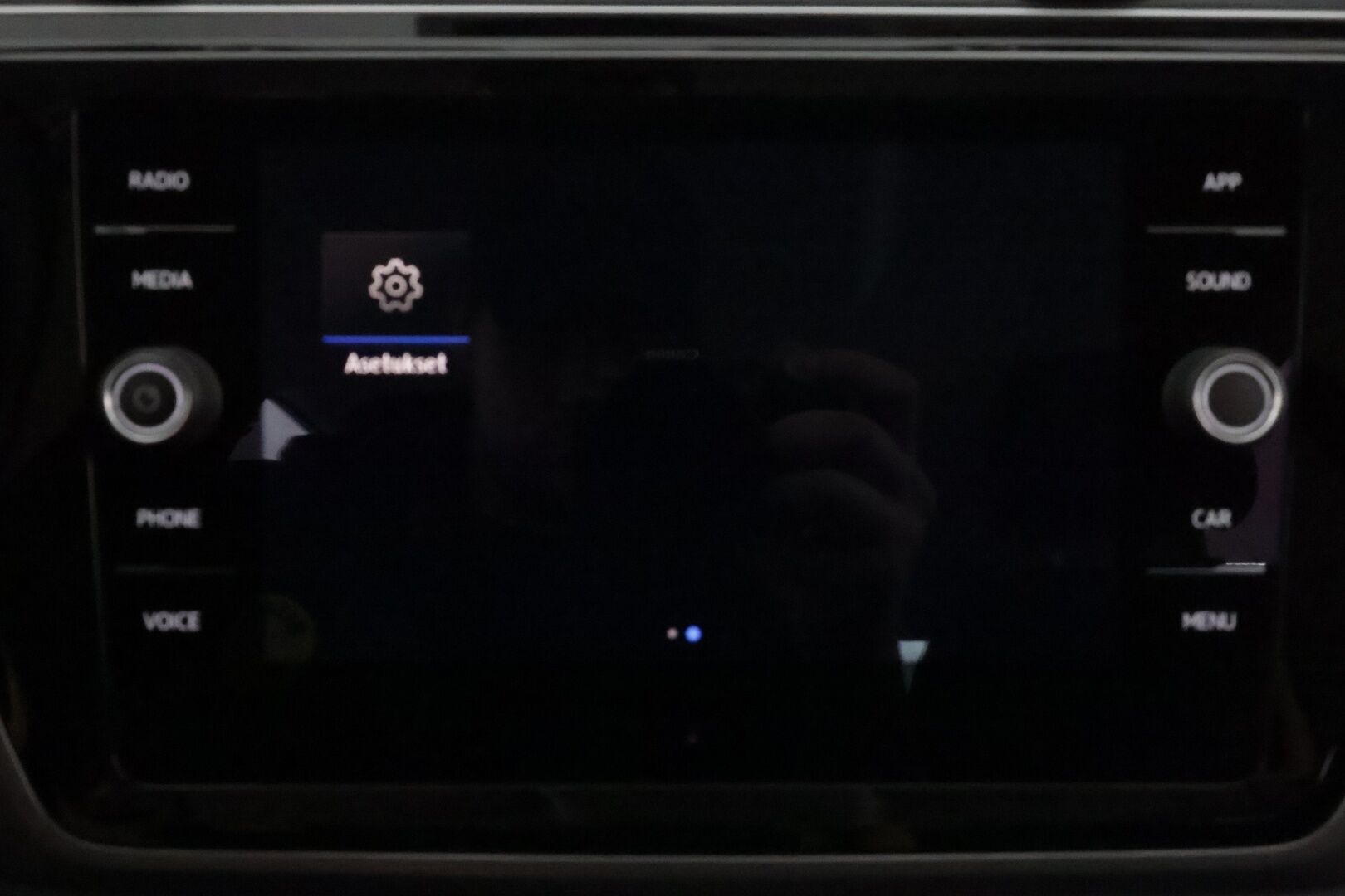 VOLKSWAGEN TOURAN 2019 R-Line 1,5 TSI EVO 110 kW DSG 7-Paik **Webasto / Koukku / Adapt.Vakkari / LED-valot / P.Kamera** - Kahdet Renkaat / R-line ulkopaketti / Metalliväri / Tehtaan vetokoukku