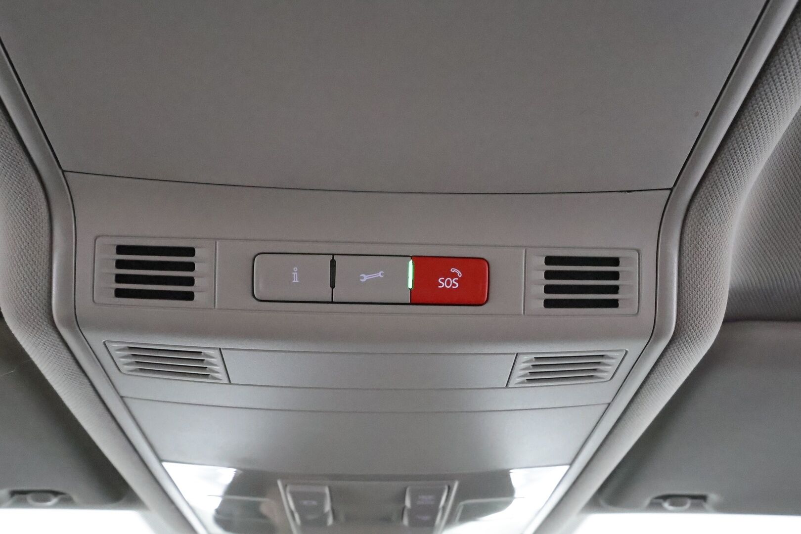 VOLKSWAGEN TOURAN 2019 R-Line 1,5 TSI EVO 110 kW DSG 7-Paik **Webasto / Koukku / Adapt.Vakkari / LED-valot / P.Kamera** - Kahdet Renkaat / R-line ulkopaketti / Metalliväri / Tehtaan vetokoukku