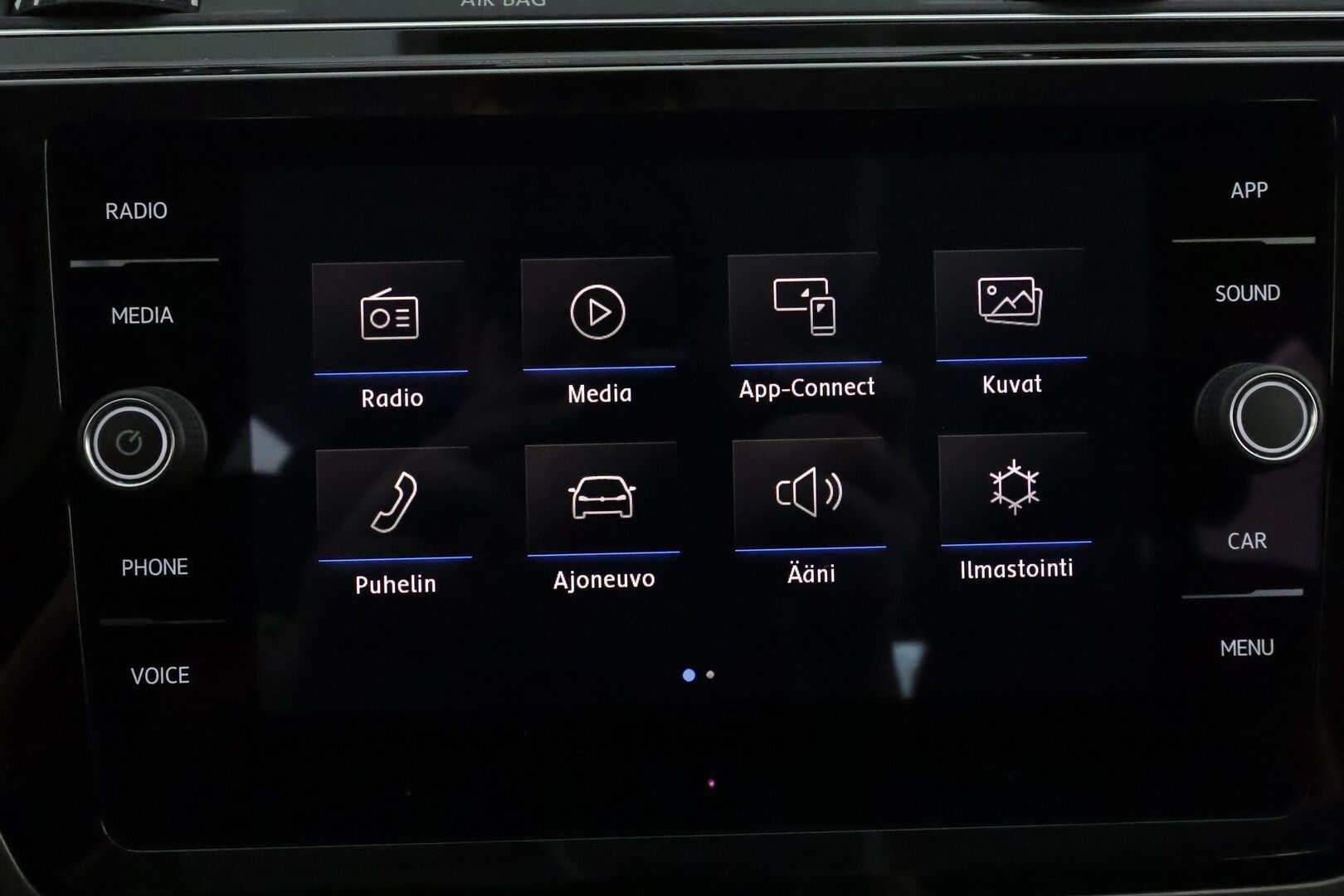 VOLKSWAGEN TOURAN 2019 R-Line 1,5 TSI EVO 110 kW DSG 7-Paik **Webasto / Koukku / Adapt.Vakkari / LED-valot / P.Kamera** - 3,99 % KORKOTARJOUS TÄHÄN AUTOON - Kahdet Renkaat